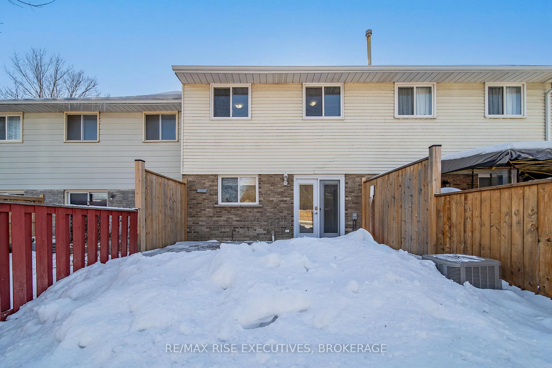 Photo 34 of 926 Amberdale Crescent, Kingston, South of Taylor-Kidd Blvd — HOMEH