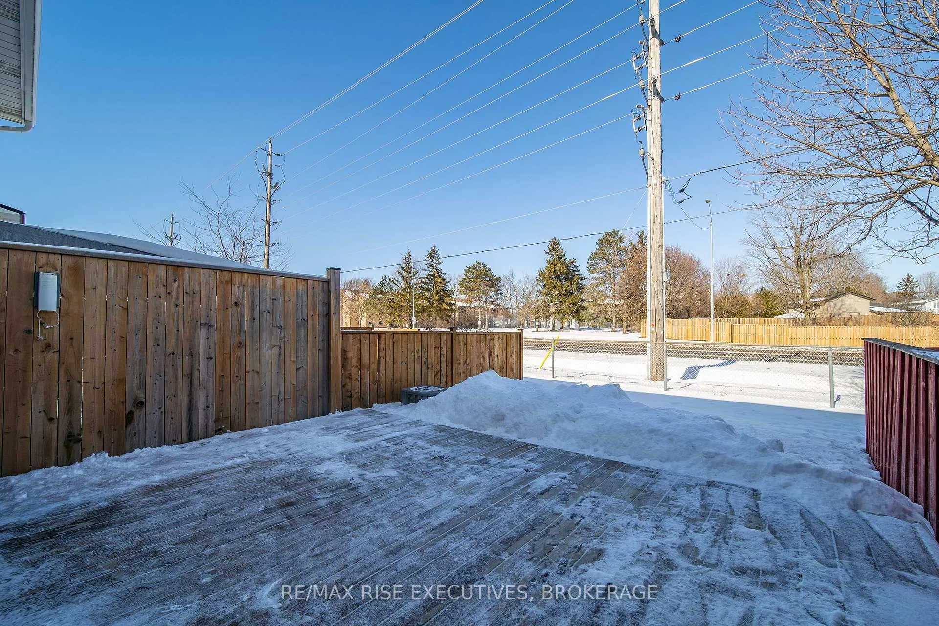 Photo 35 of 926 Amberdale Crescent, Kingston, South of Taylor-Kidd Blvd — HOMEH