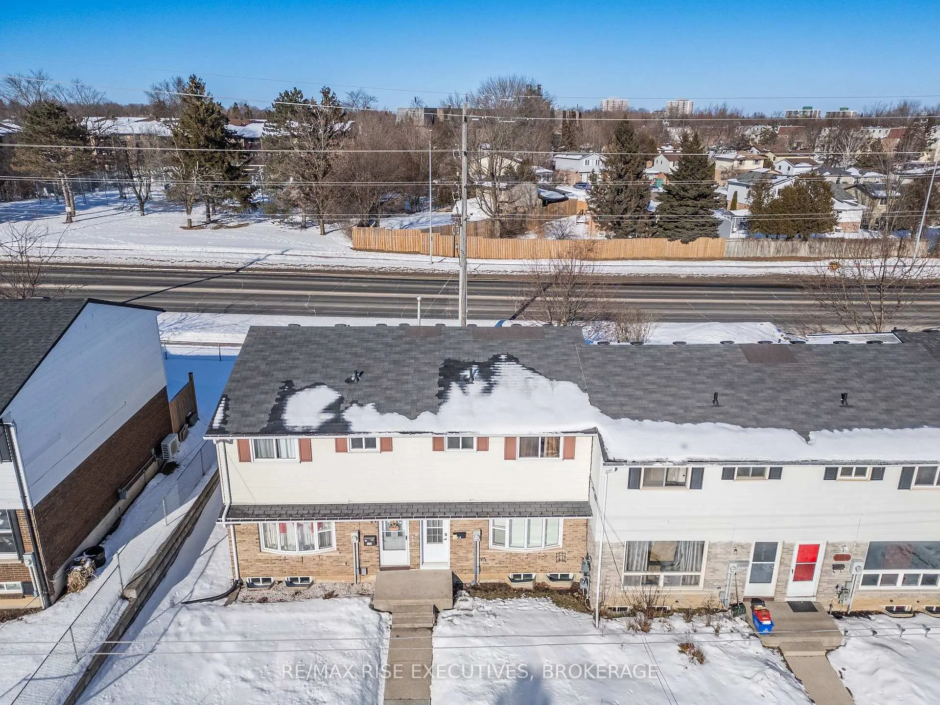 Photo 36 of 926 Amberdale Crescent, Kingston, South of Taylor-Kidd Blvd — HOMEH