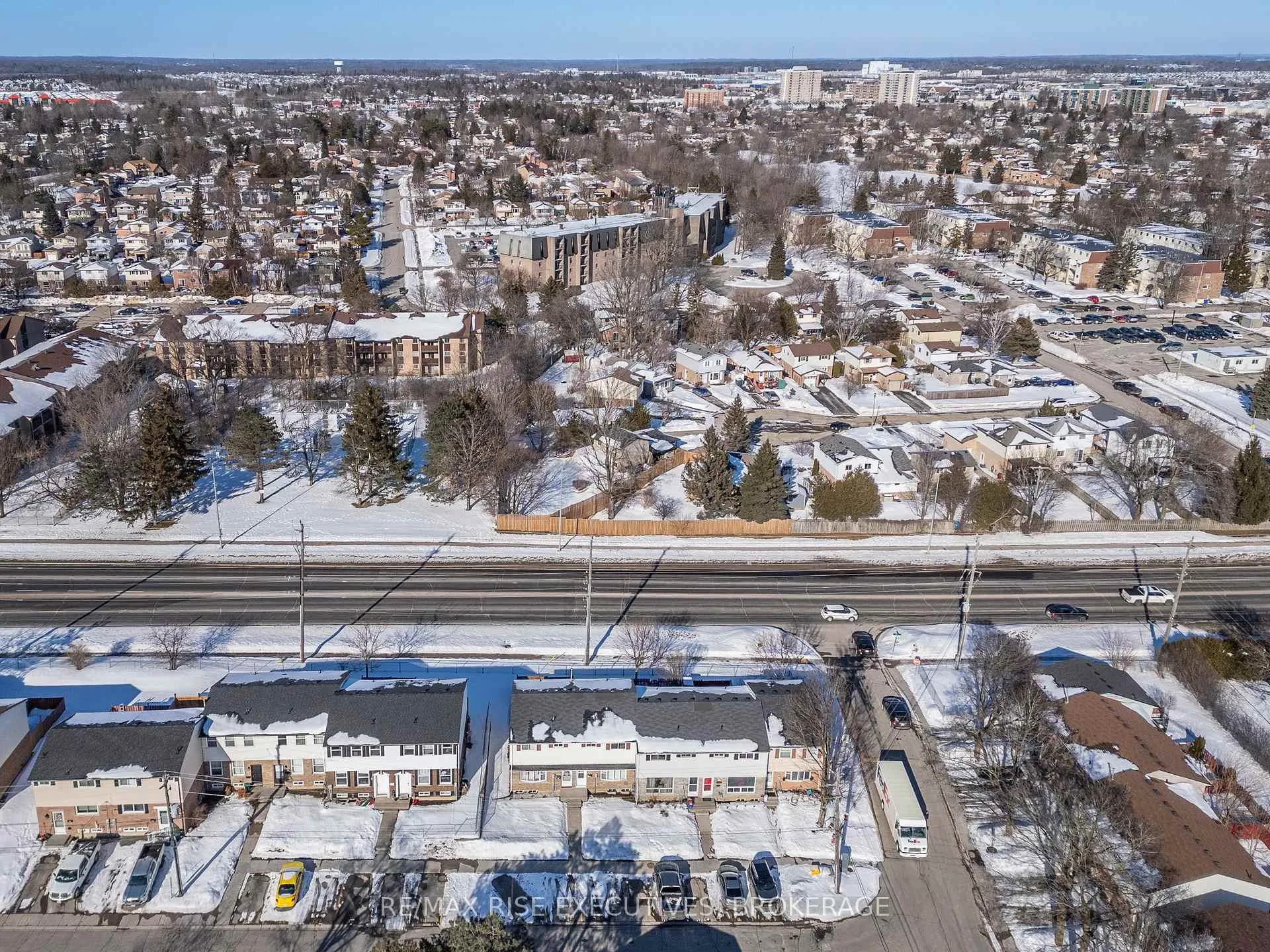 Photo 38 of 926 Amberdale Crescent, Kingston, South of Taylor-Kidd Blvd — HOMEH