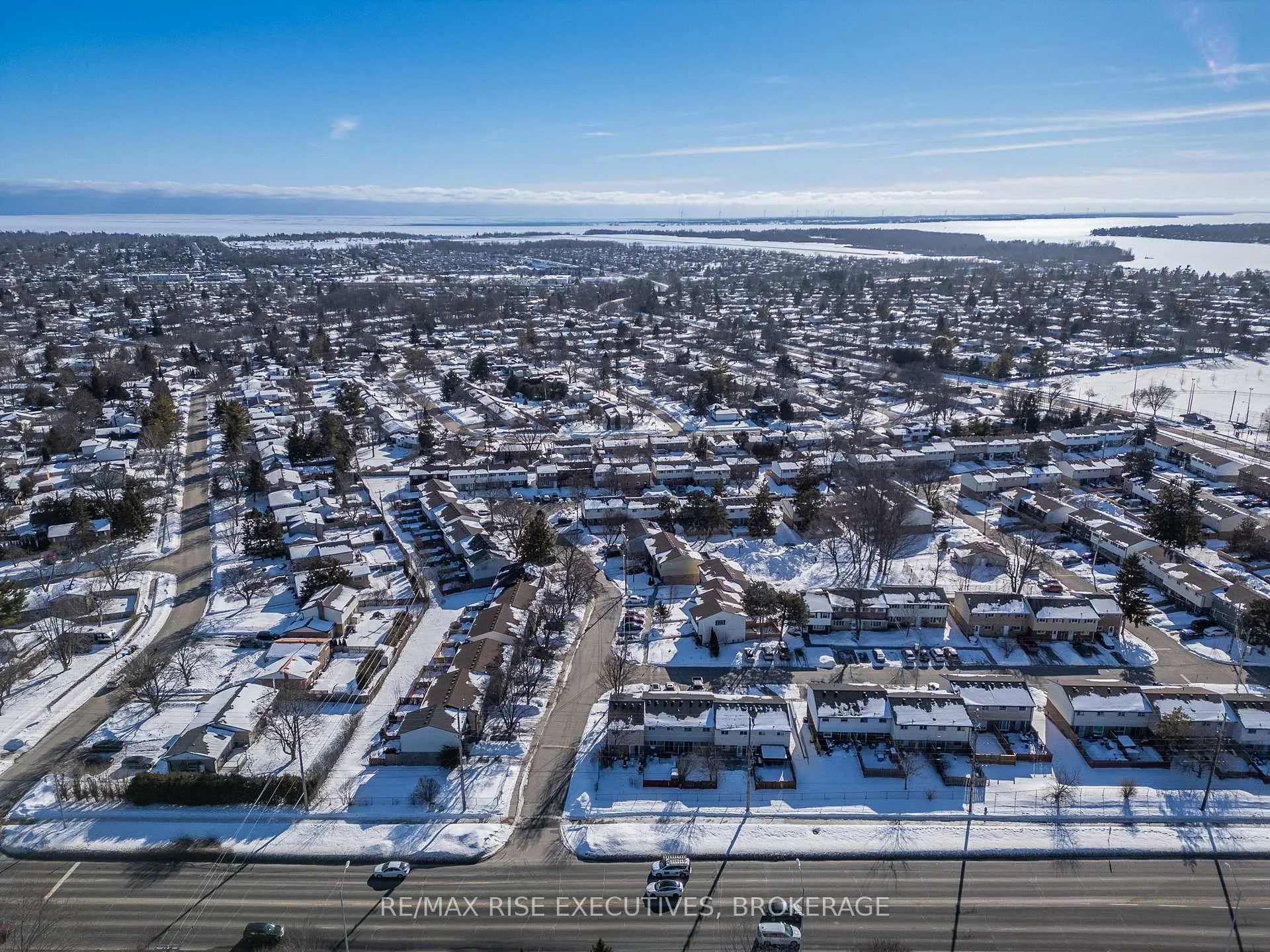 Photo 40 of 926 Amberdale Crescent, Kingston, South of Taylor-Kidd Blvd — HOMEH