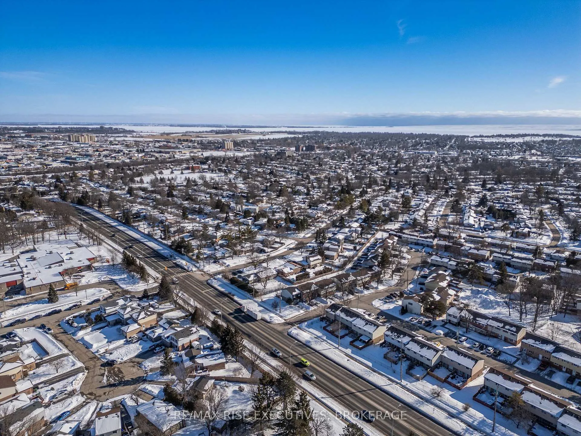 Photo 41 of 926 Amberdale Crescent, Kingston, South of Taylor-Kidd Blvd — HOMEH