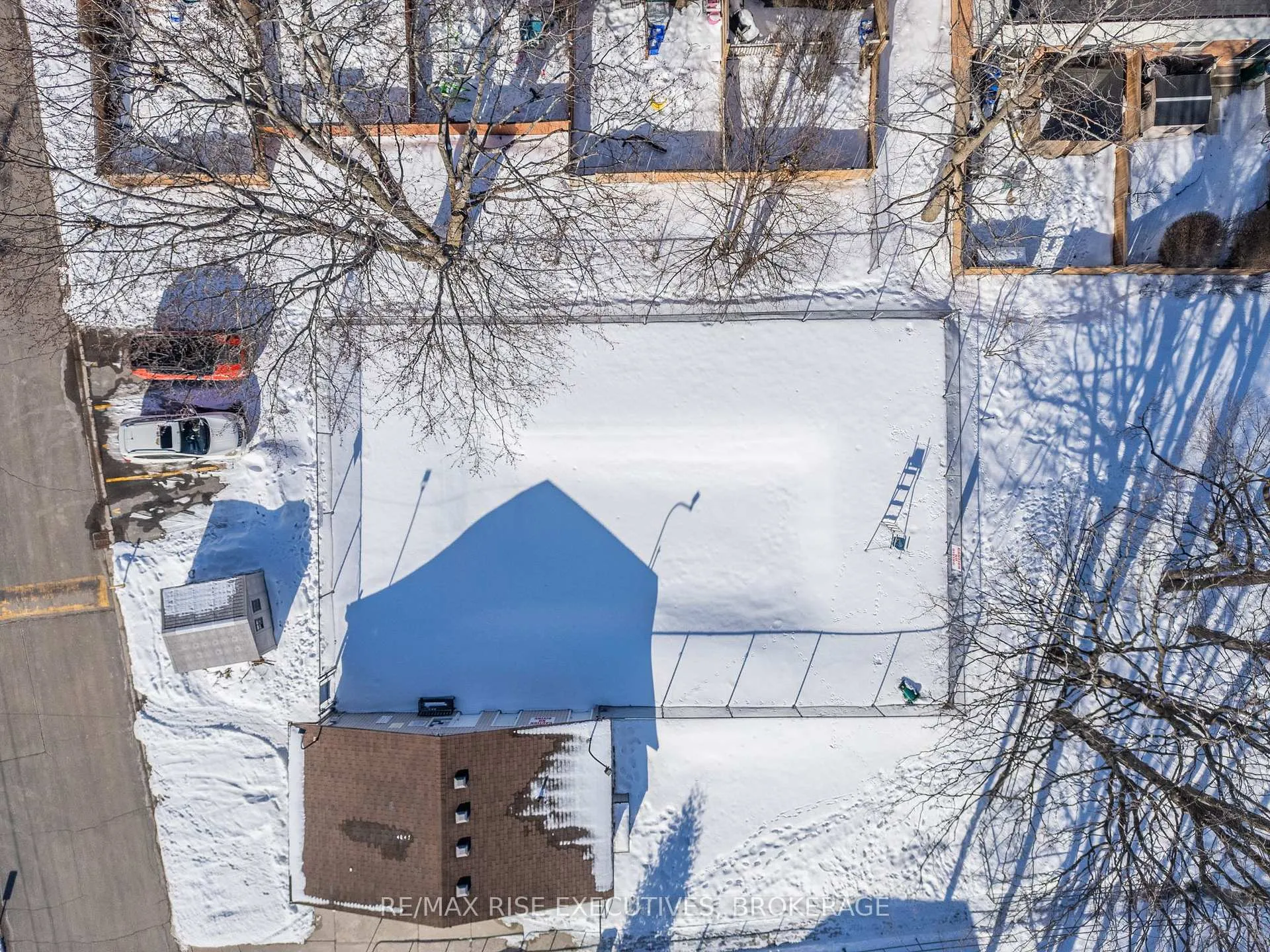 Photo 42 of 926 Amberdale Crescent, Kingston, South of Taylor-Kidd Blvd — HOMEH