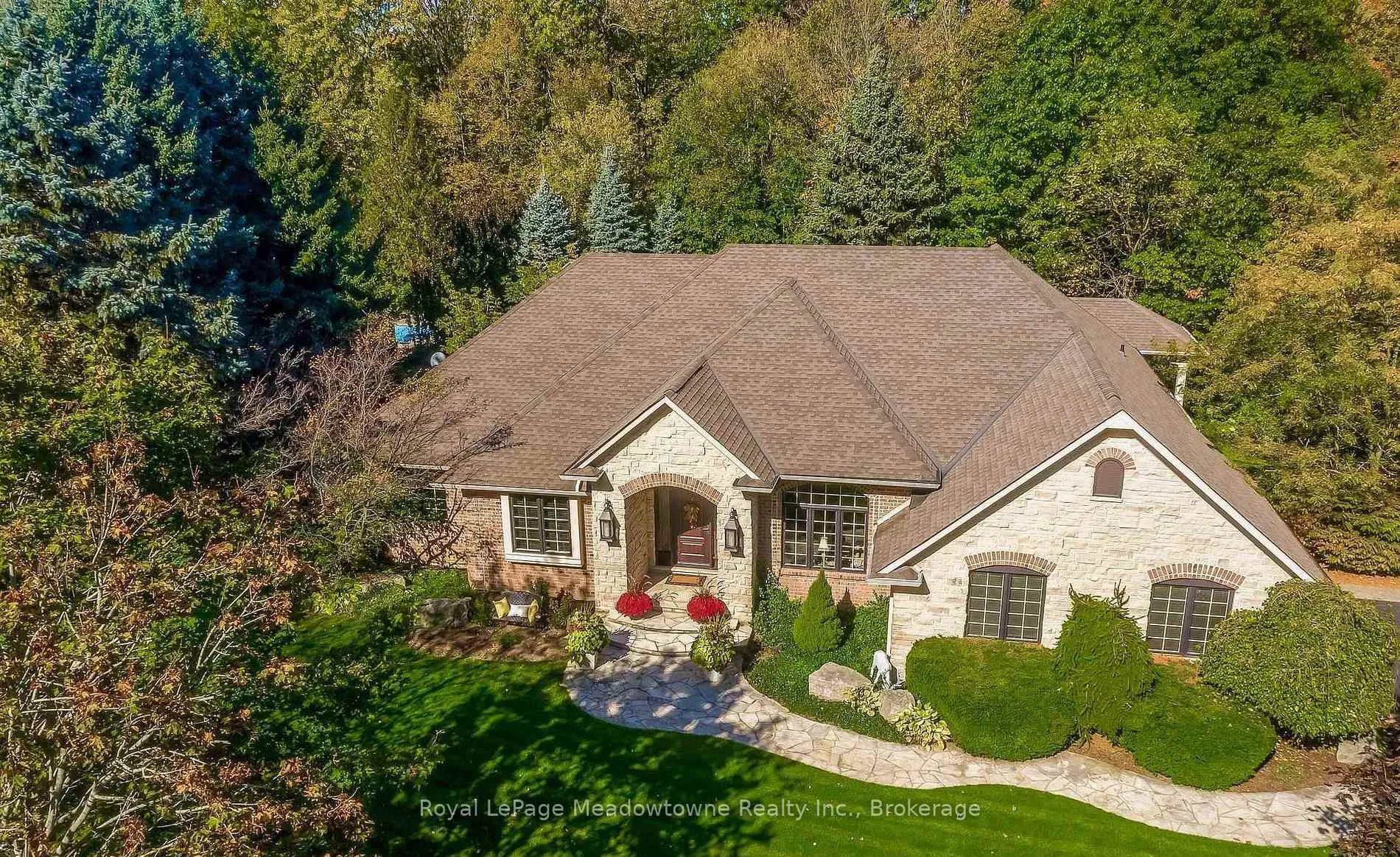 Photo 1 of 18 Parkshore Place, Hamilton, Carlisle — HOMEH