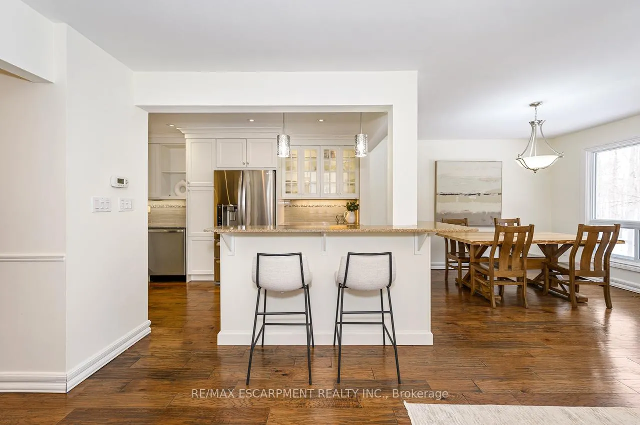 Photo 4 of Unit 42, 2301 Cavendish Drive, Burlington, Brant Hills — HOMEH