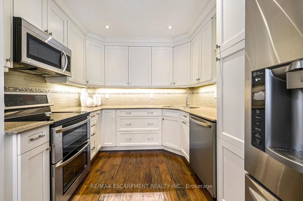 Photo 7 of Unit 42, 2301 Cavendish Drive, Burlington, Brant Hills — HOMEH