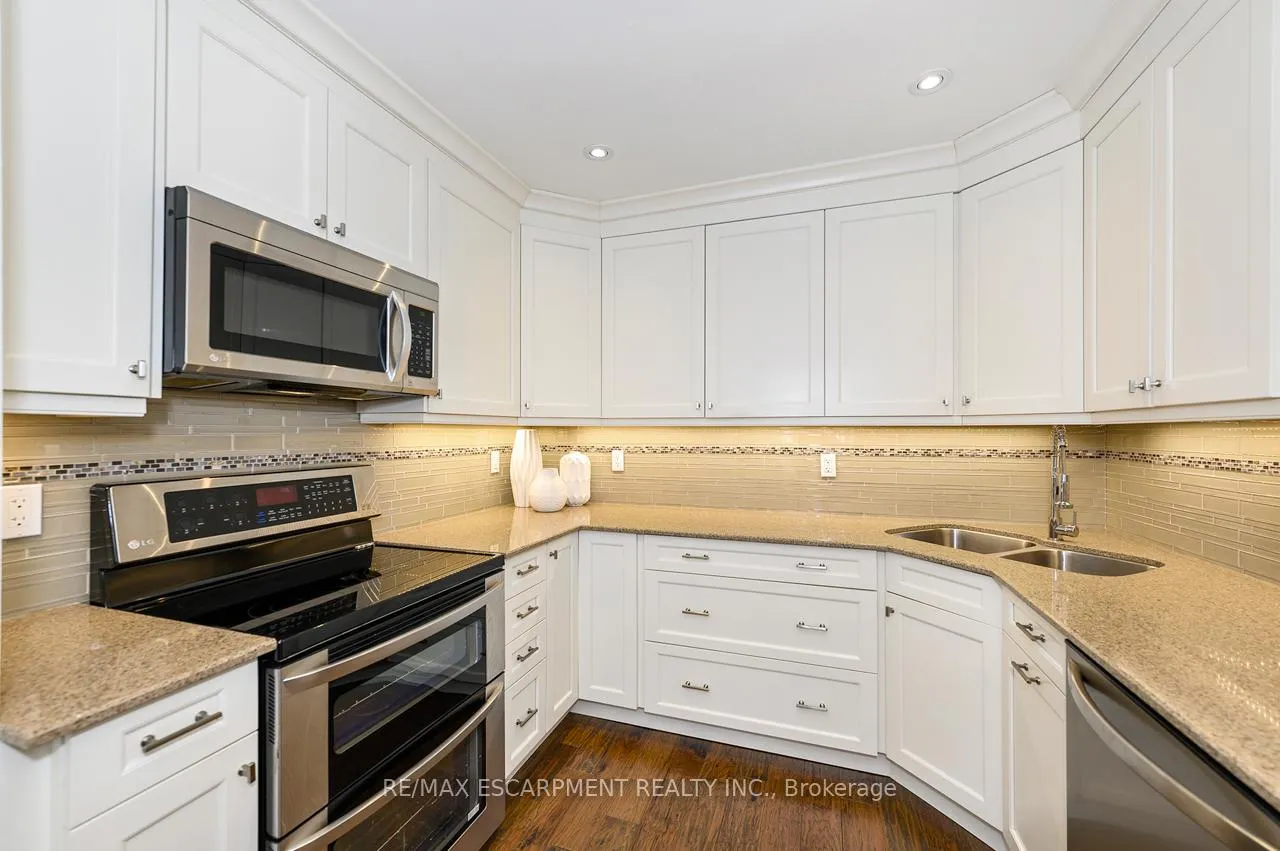 Photo 8 of Unit 42, 2301 Cavendish Drive, Burlington, Brant Hills — HOMEH