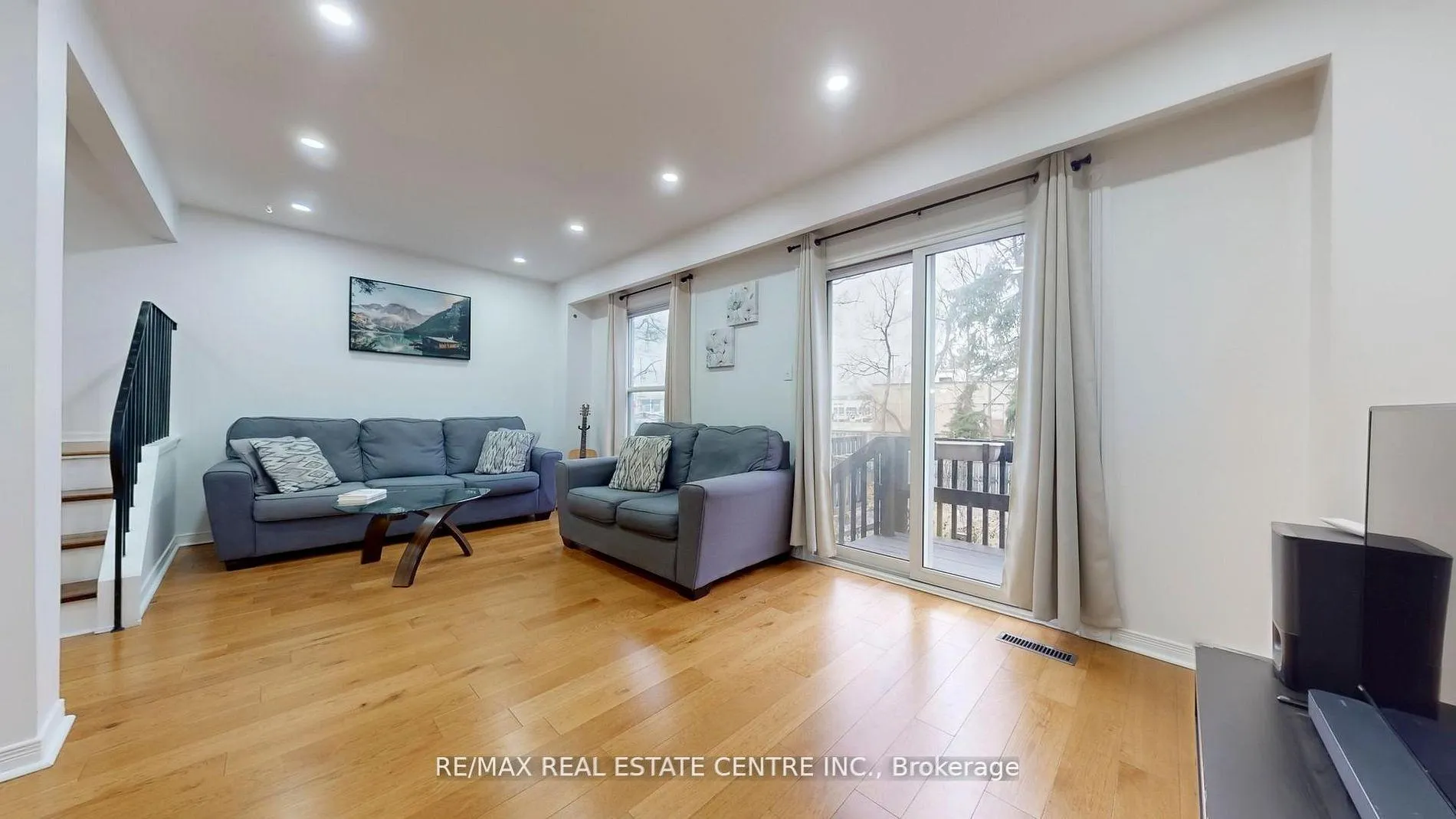 Photo 12 of 355 Ontario Street N, Milton, Dorset Park — HOMEH