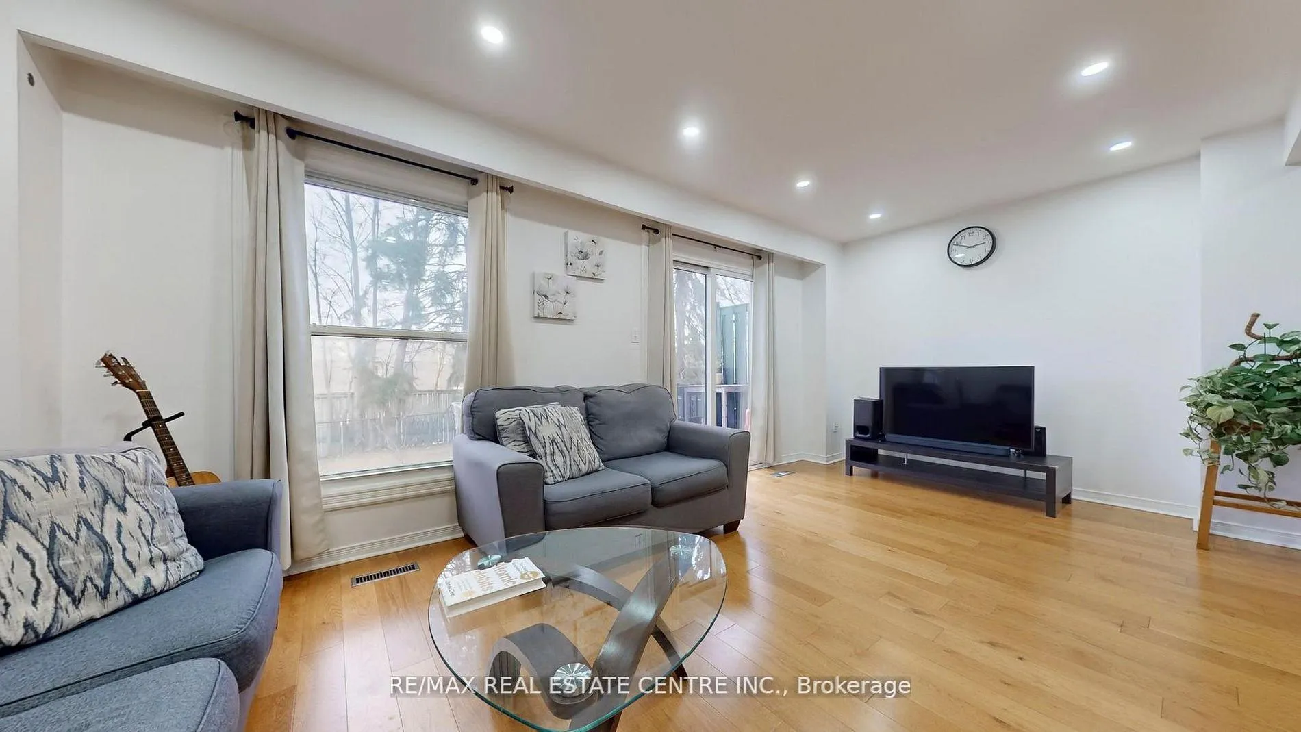 Photo 14 of 355 Ontario Street N, Milton, Dorset Park — HOMEH