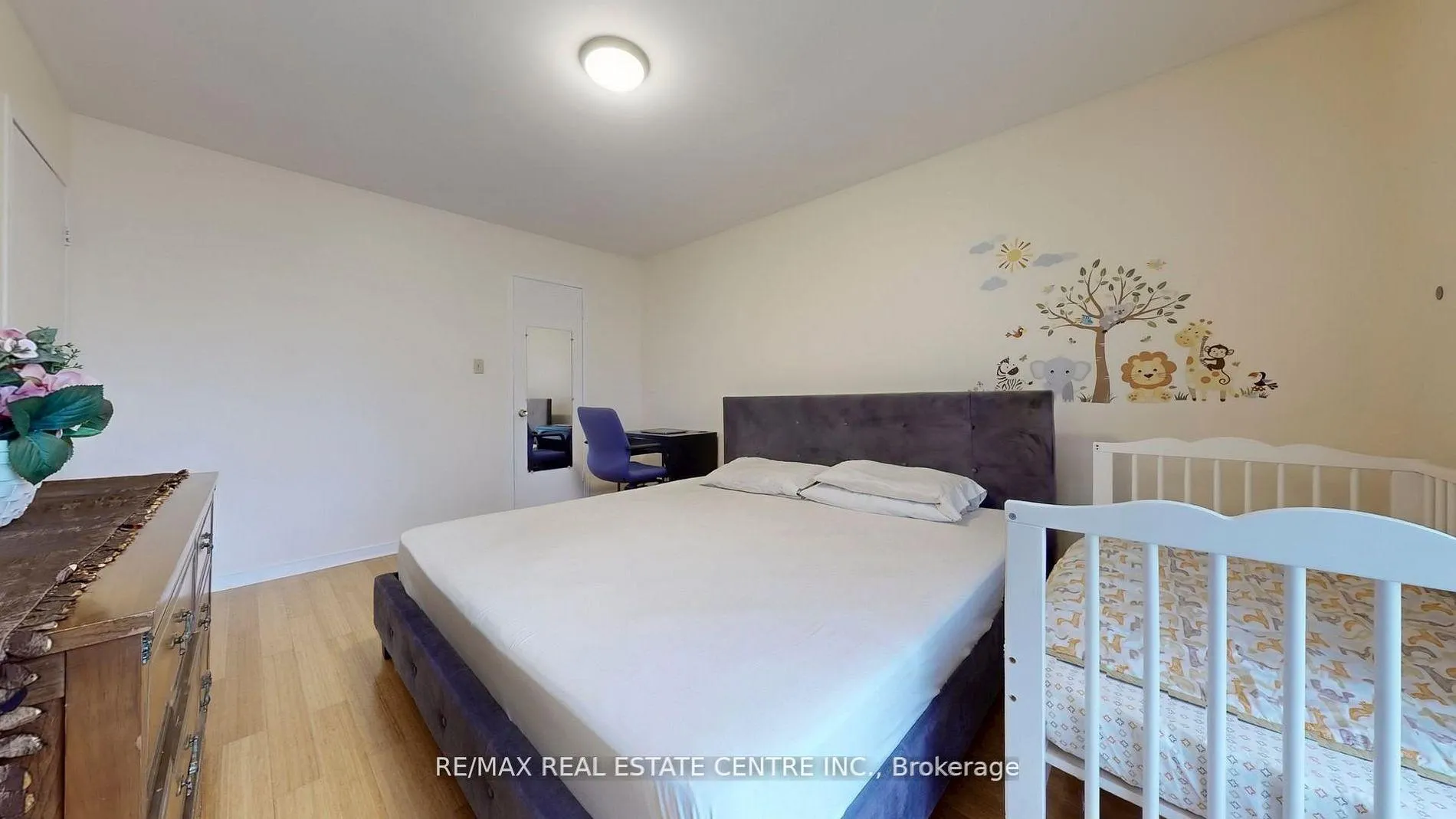 Photo 18 of 355 Ontario Street N, Milton, Dorset Park — HOMEH