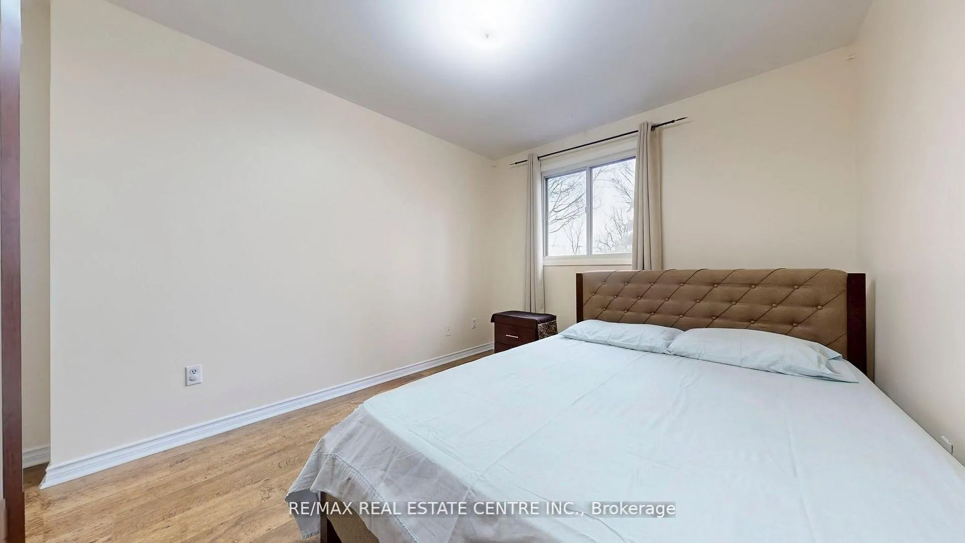 Photo 20 of 355 Ontario Street N, Milton, Dorset Park — HOMEH