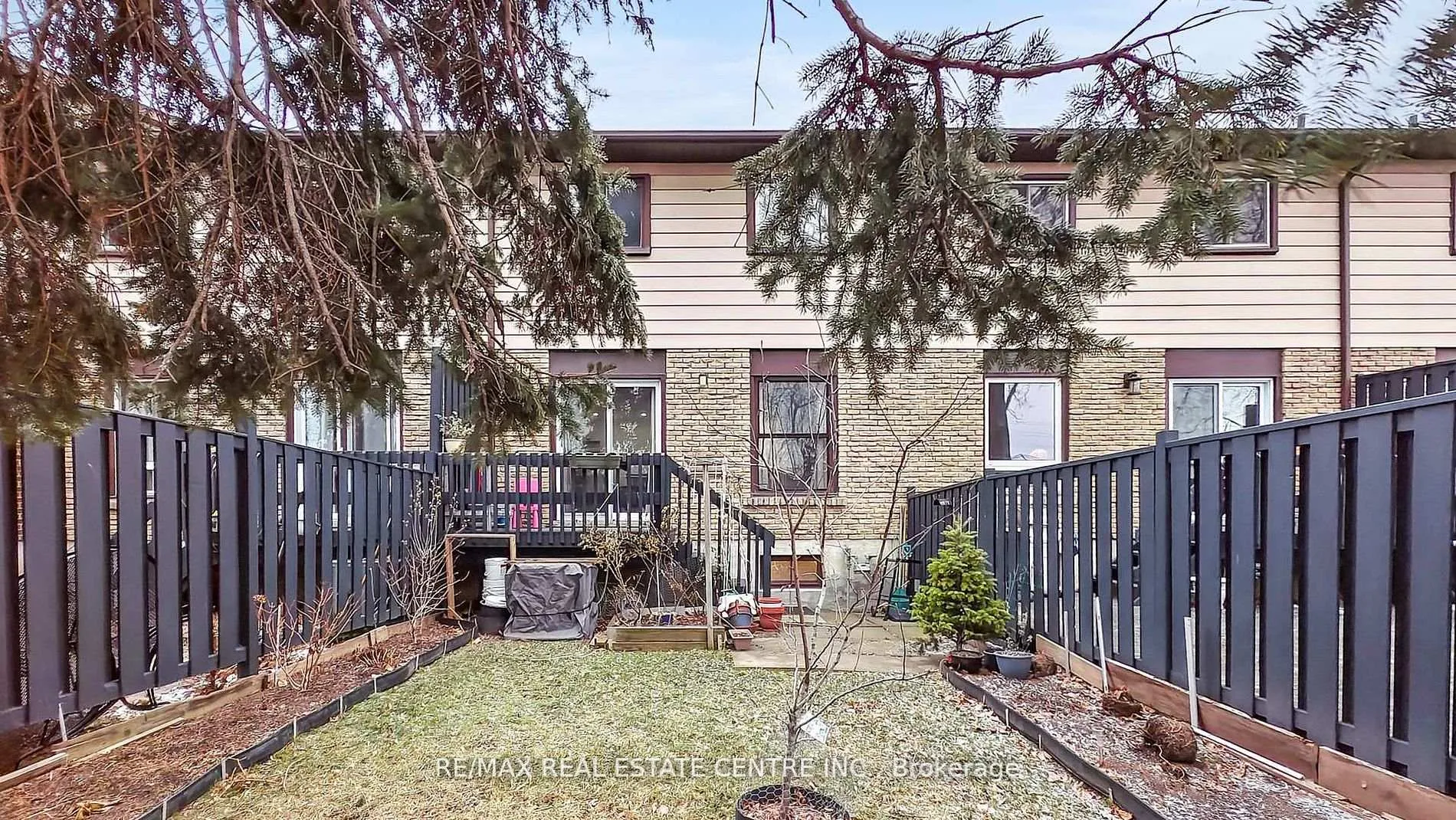 Photo 38 of 355 Ontario Street N, Milton, Dorset Park — HOMEH