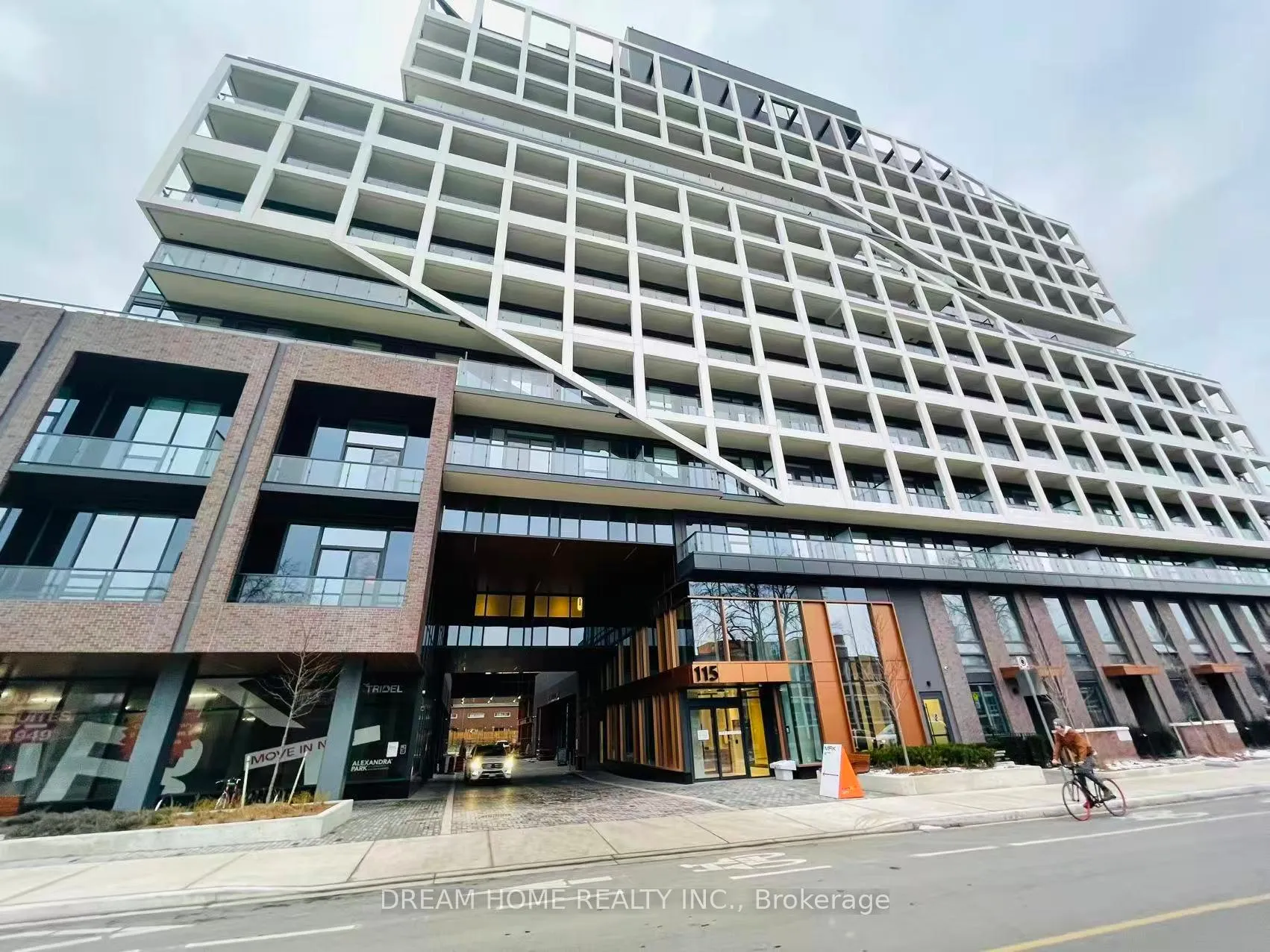 Front of Unit 1005, 115 Denison Avenue