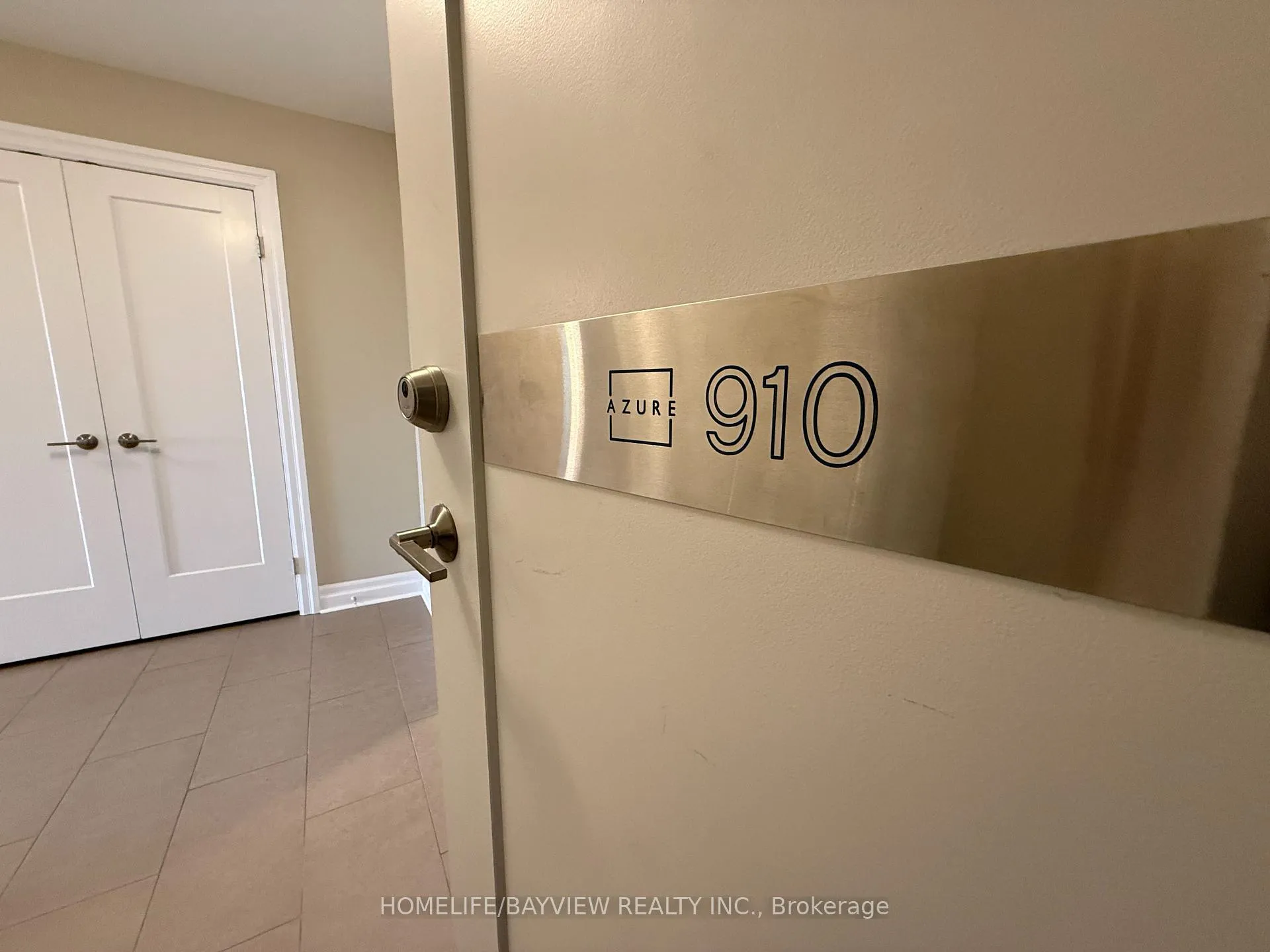Photo 3 of Unit 910, 505 Talbot Street, London, East F — HOMEH