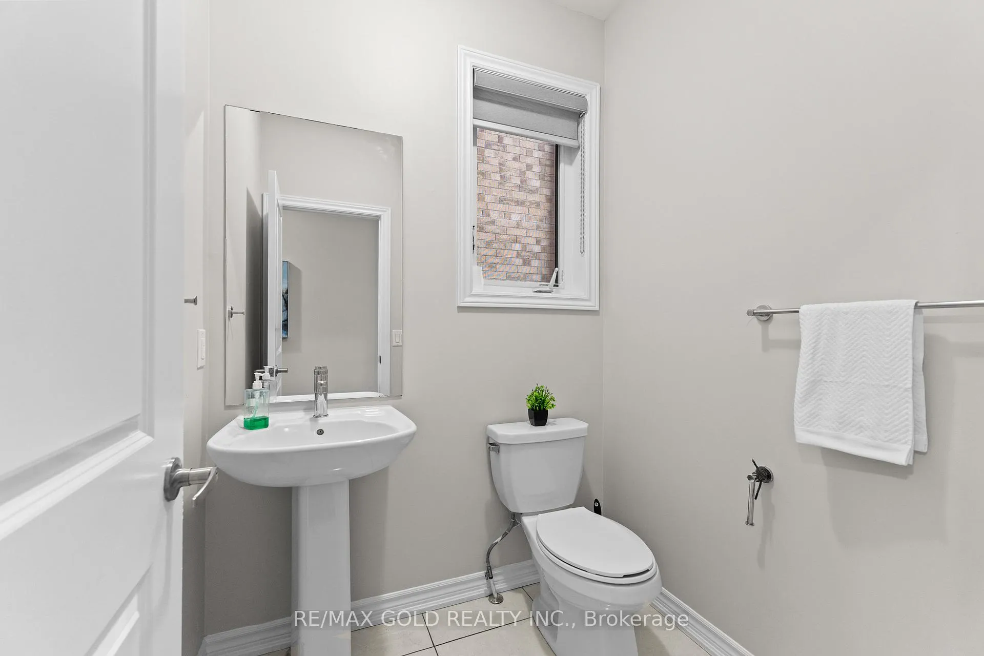 Photo 5 of 41 Rainbrook Close, Brampton, Sandringham-Wellington — HOMEH