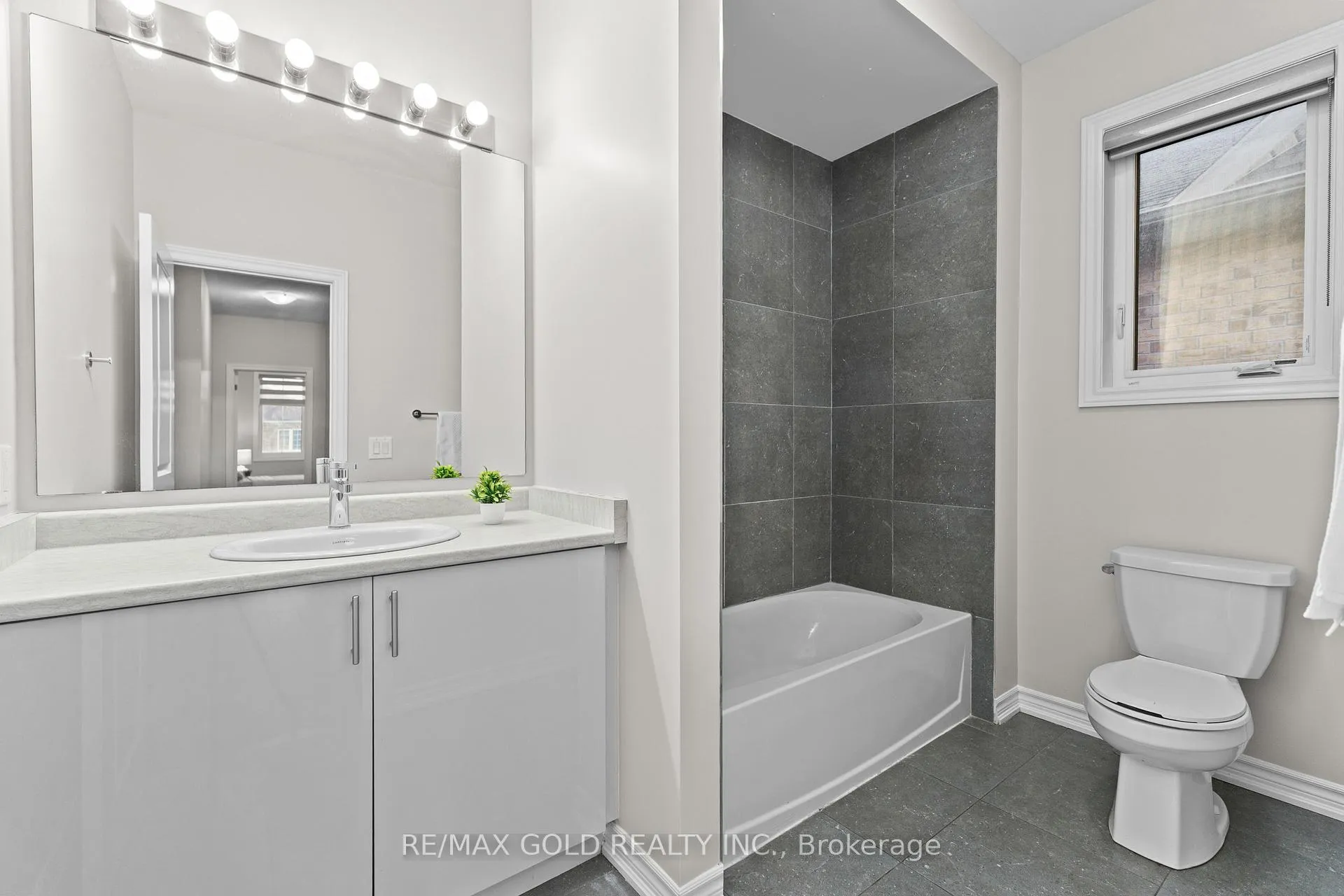 Photo 16 of 41 Rainbrook Close, Brampton, Sandringham-Wellington — HOMEH