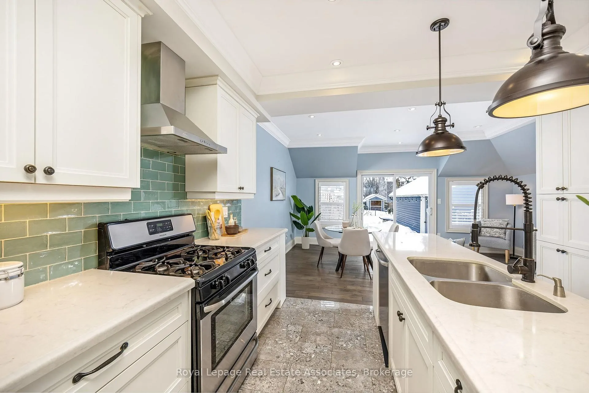 Photo 8 of 136 Poplar Avenue, Halton Hills, Acton — HOMEH