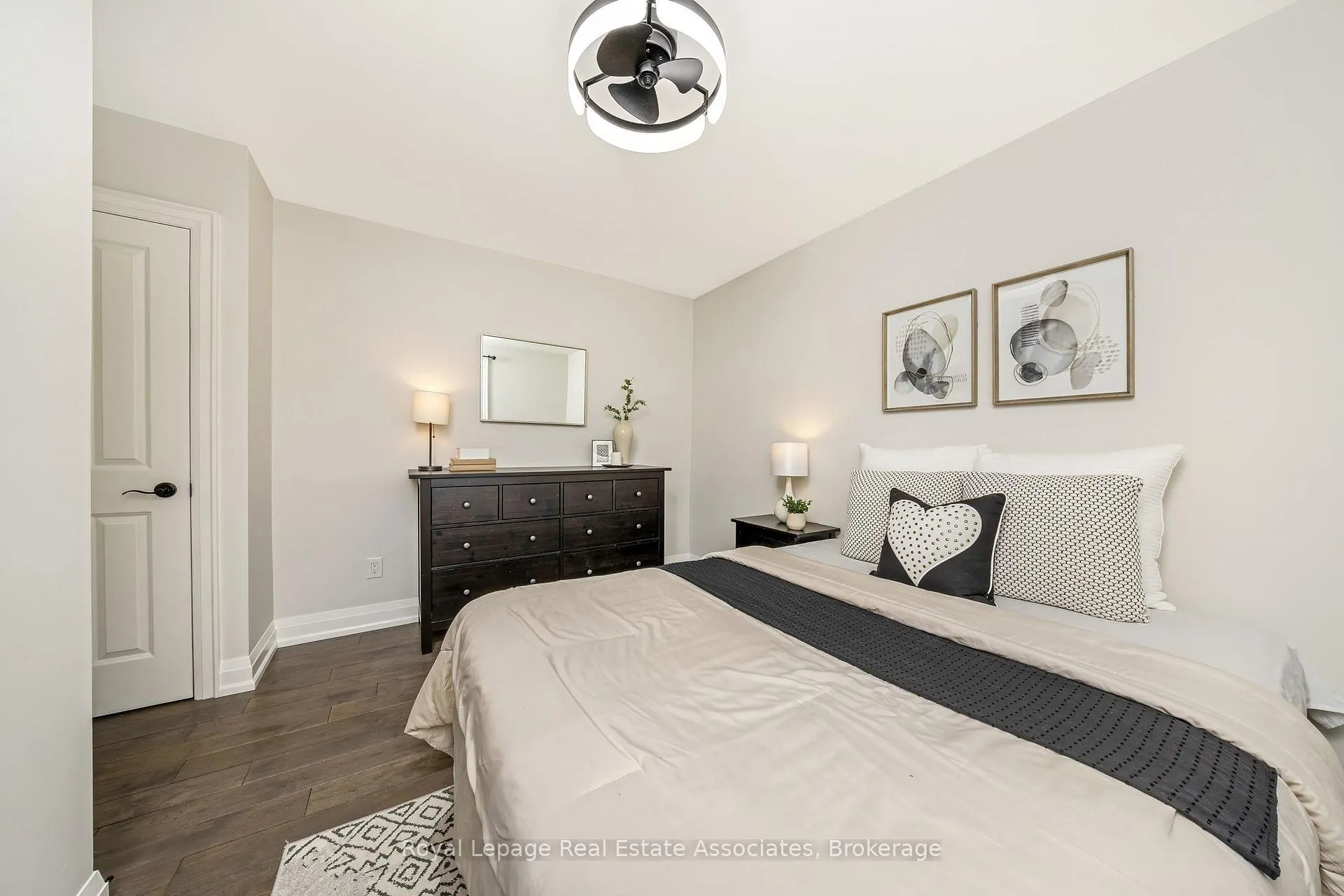 Photo 23 of 136 Poplar Avenue, Halton Hills, Acton — HOMEH