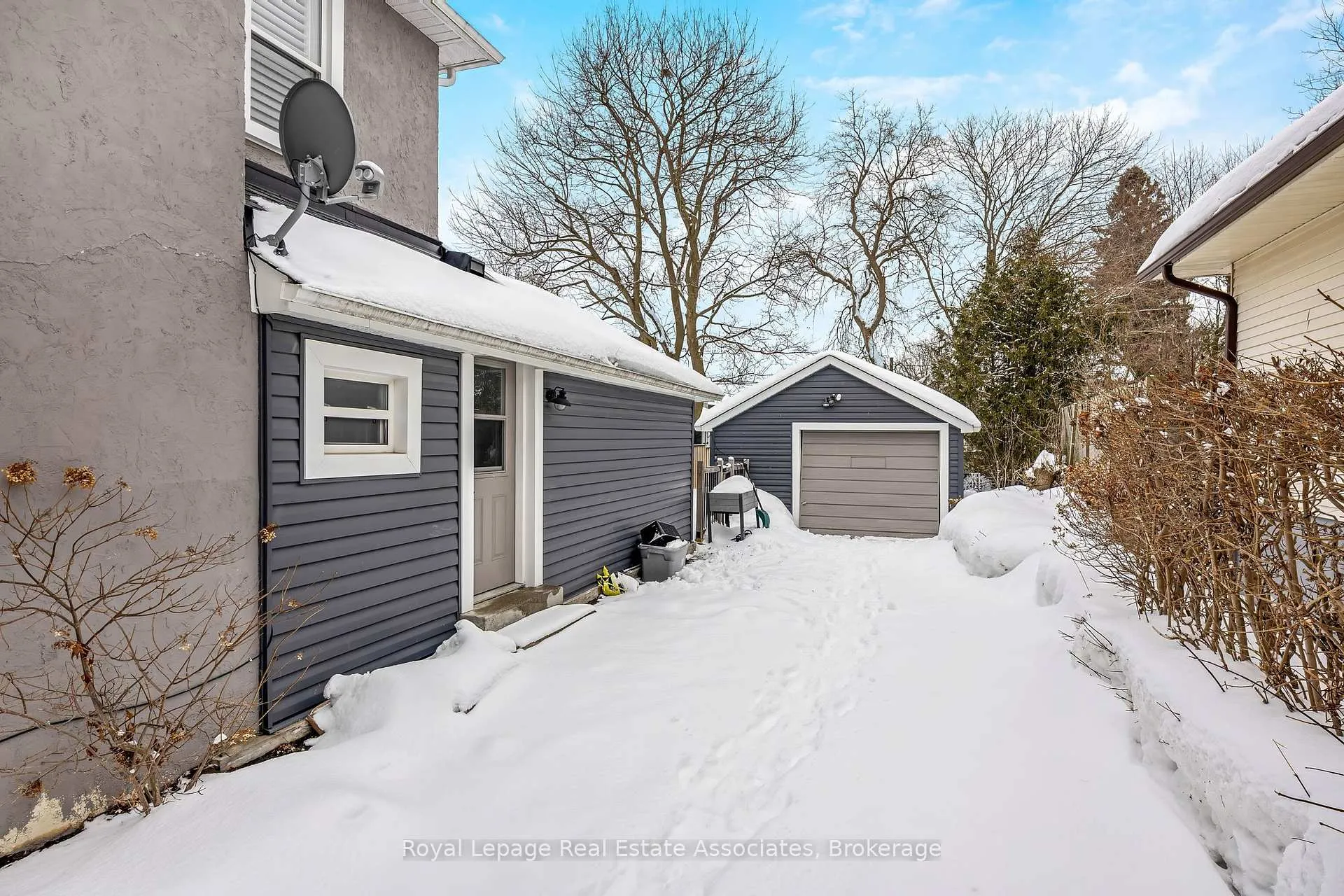Photo 25 of 136 Poplar Avenue, Halton Hills, Acton — HOMEH