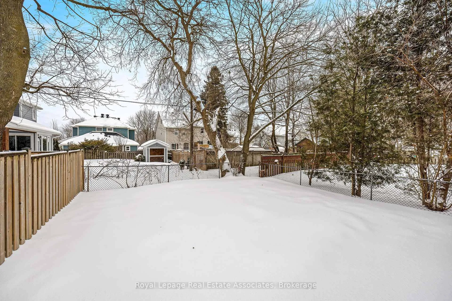 Photo 28 of 136 Poplar Avenue, Halton Hills, Acton — HOMEH