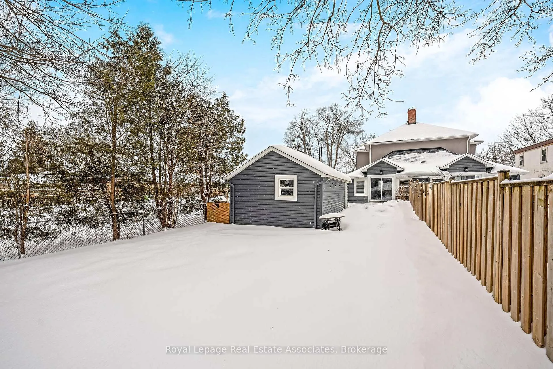 Photo 29 of 136 Poplar Avenue, Halton Hills, Acton — HOMEH