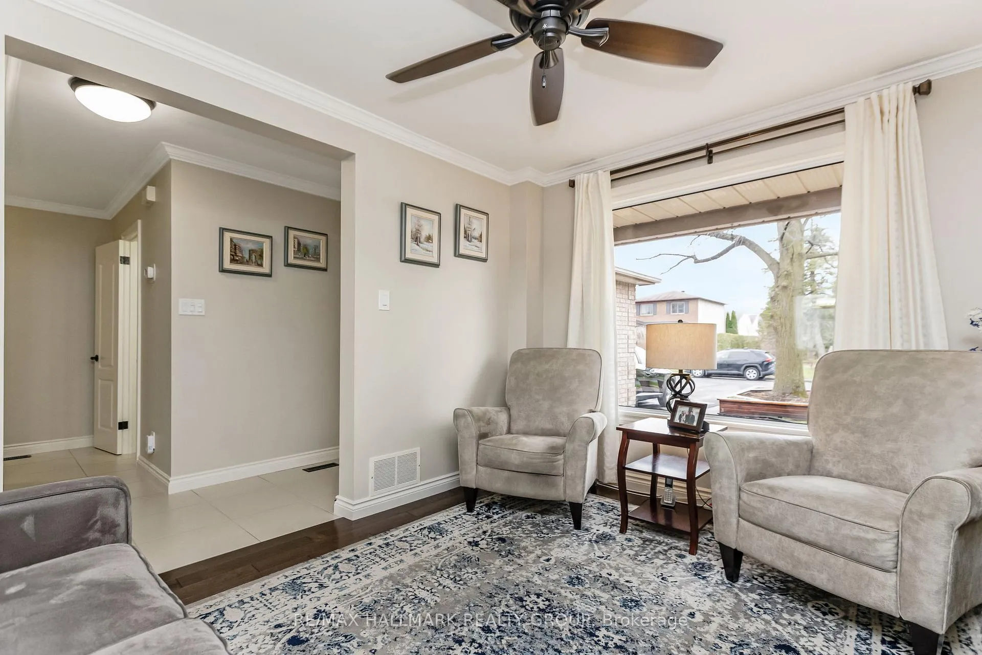 Photo 8 of 328 McEachern Crescent, Ottawa, Bilberry Creek/Queenswood Heights — HOMEH