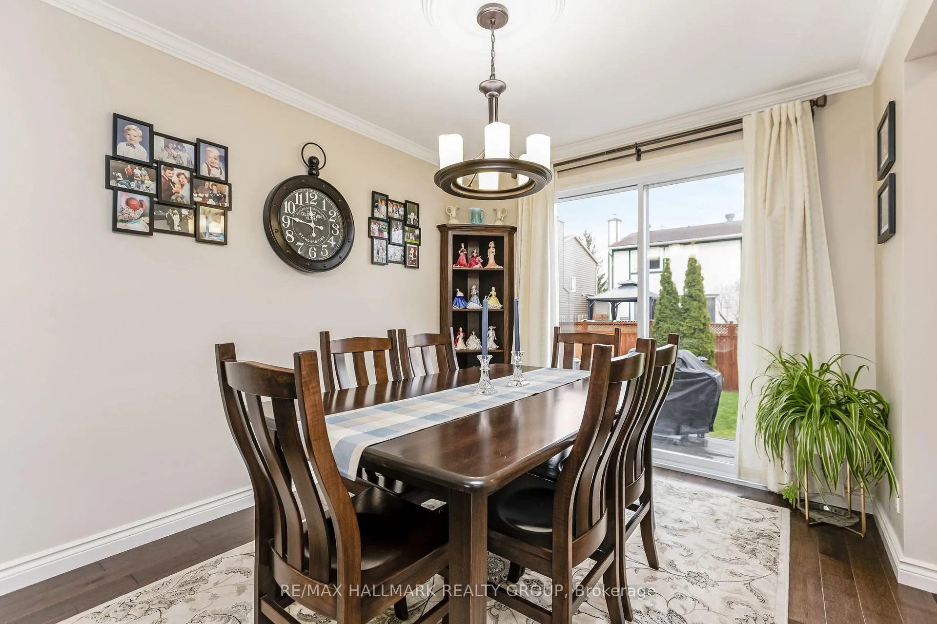 Photo 11 of 328 McEachern Crescent, Ottawa, Bilberry Creek/Queenswood Heights — HOMEH