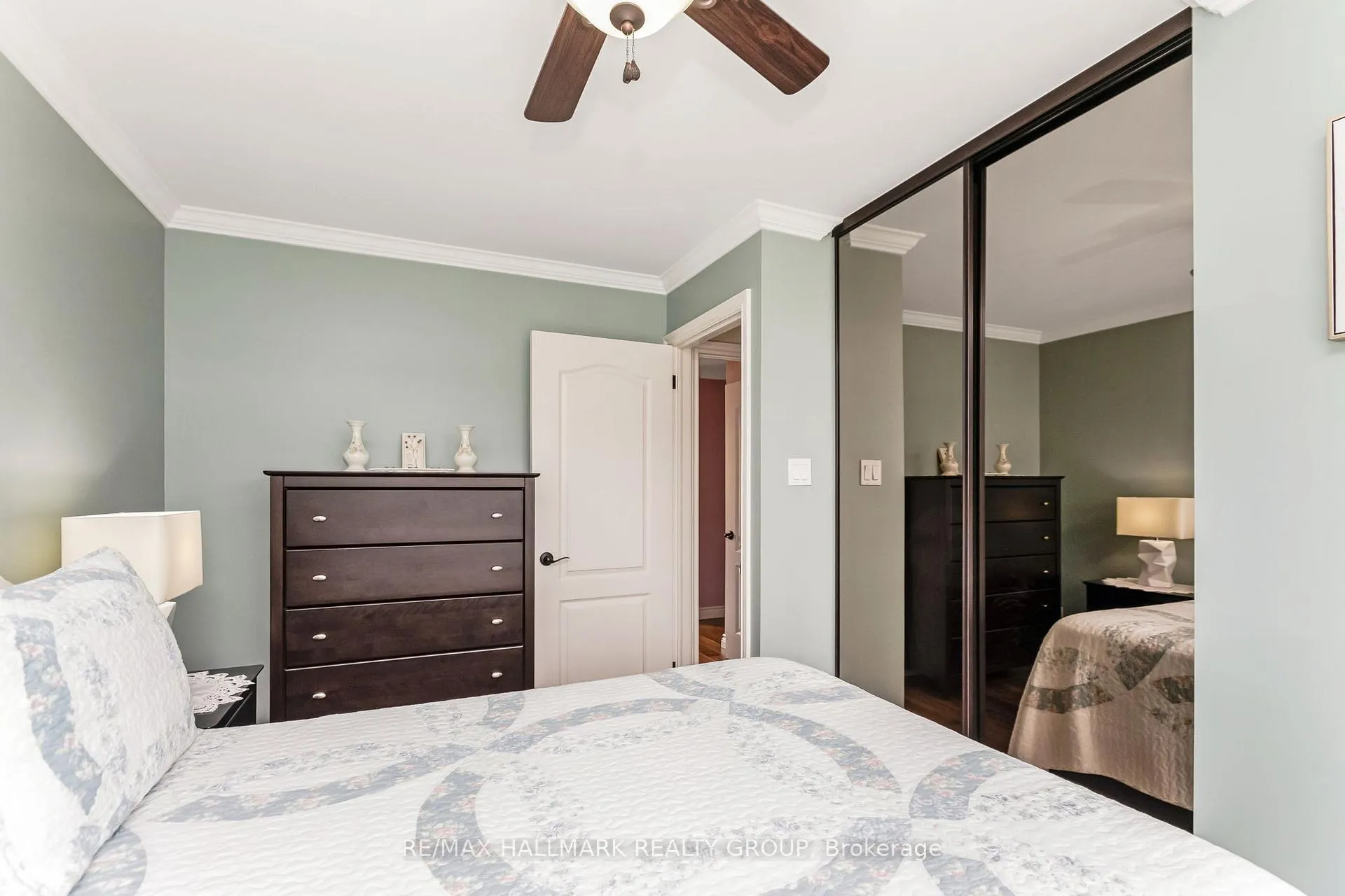 Photo 24 of 328 McEachern Crescent, Ottawa, Bilberry Creek/Queenswood Heights — HOMEH