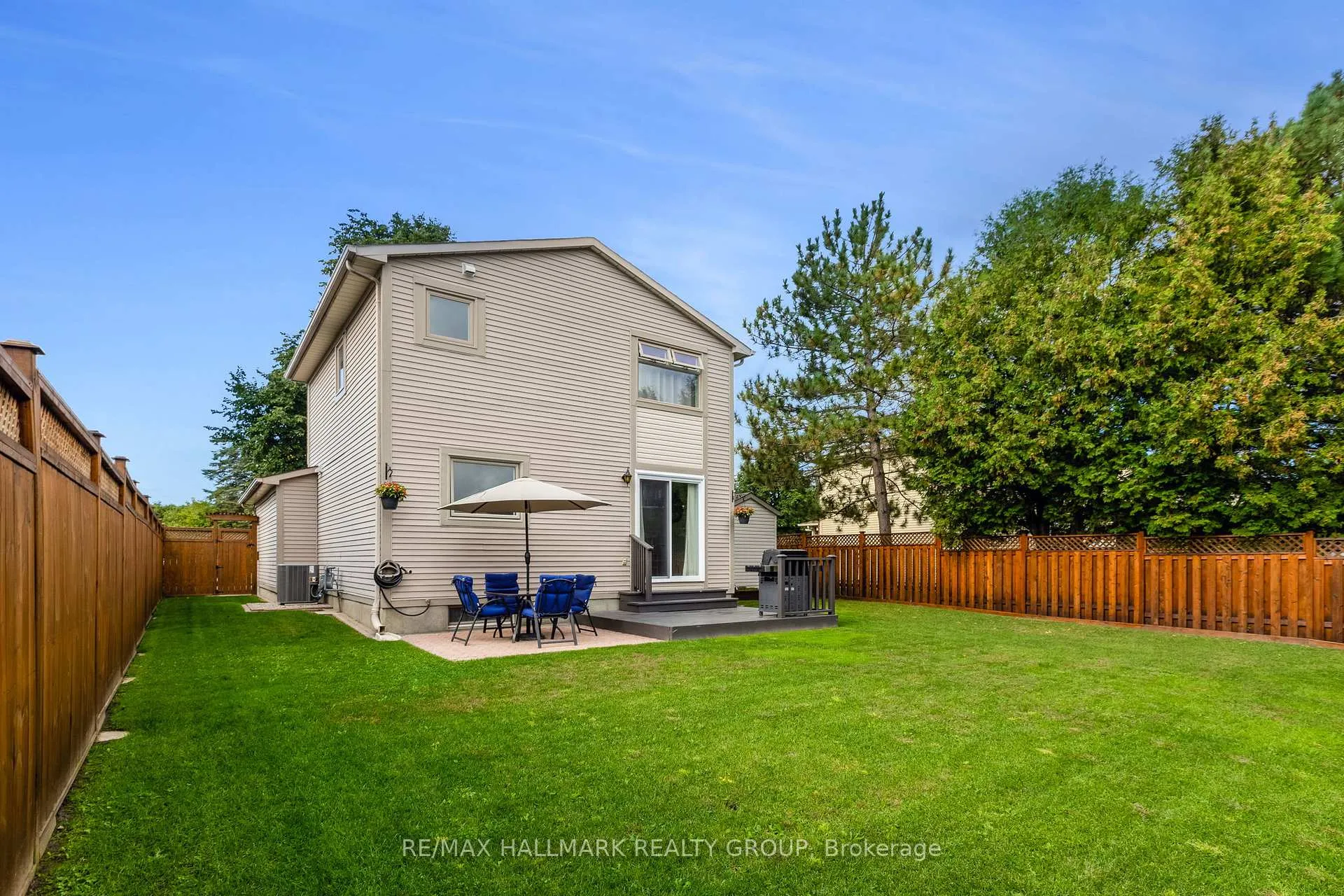 Photo 32 of 328 McEachern Crescent, Ottawa, Bilberry Creek/Queenswood Heights — HOMEH