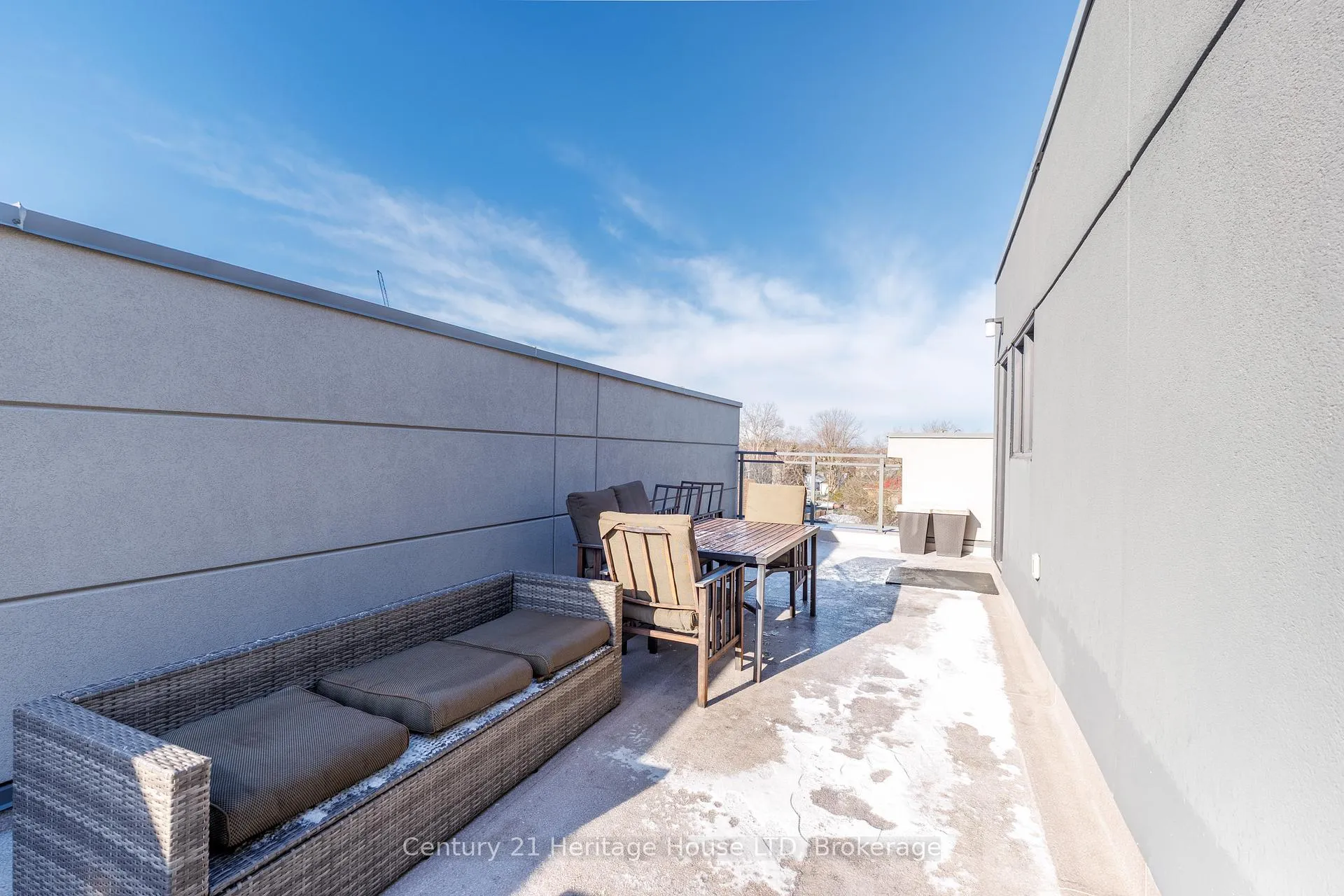 Photo 42 of Unit 8, 39 Robinson Street N, Grimsby, Grimsby East — HOMEH