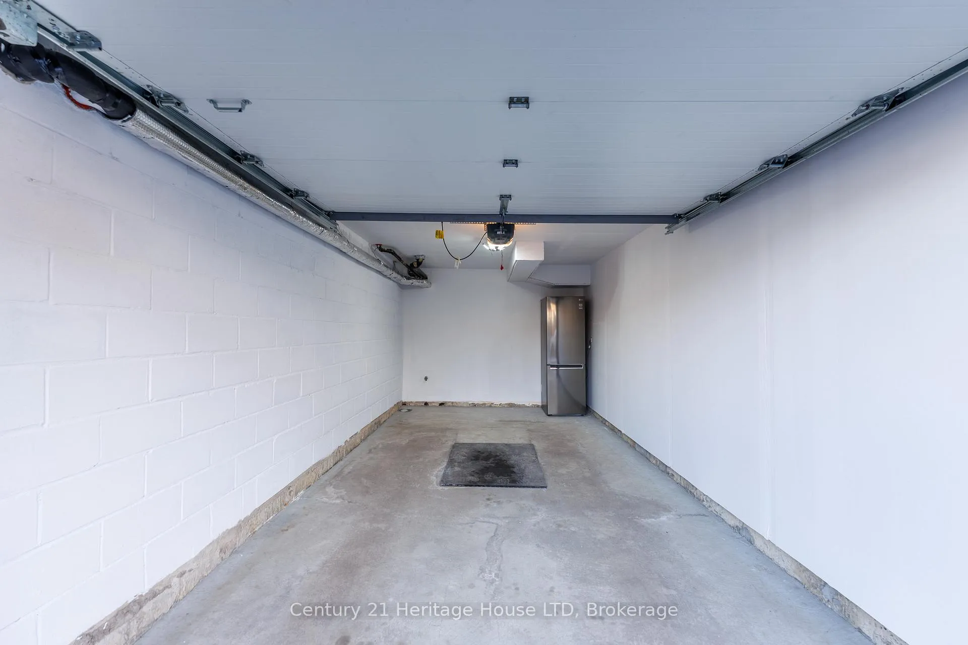 Photo 44 of Unit 8, 39 Robinson Street N, Grimsby, Grimsby East — HOMEH
