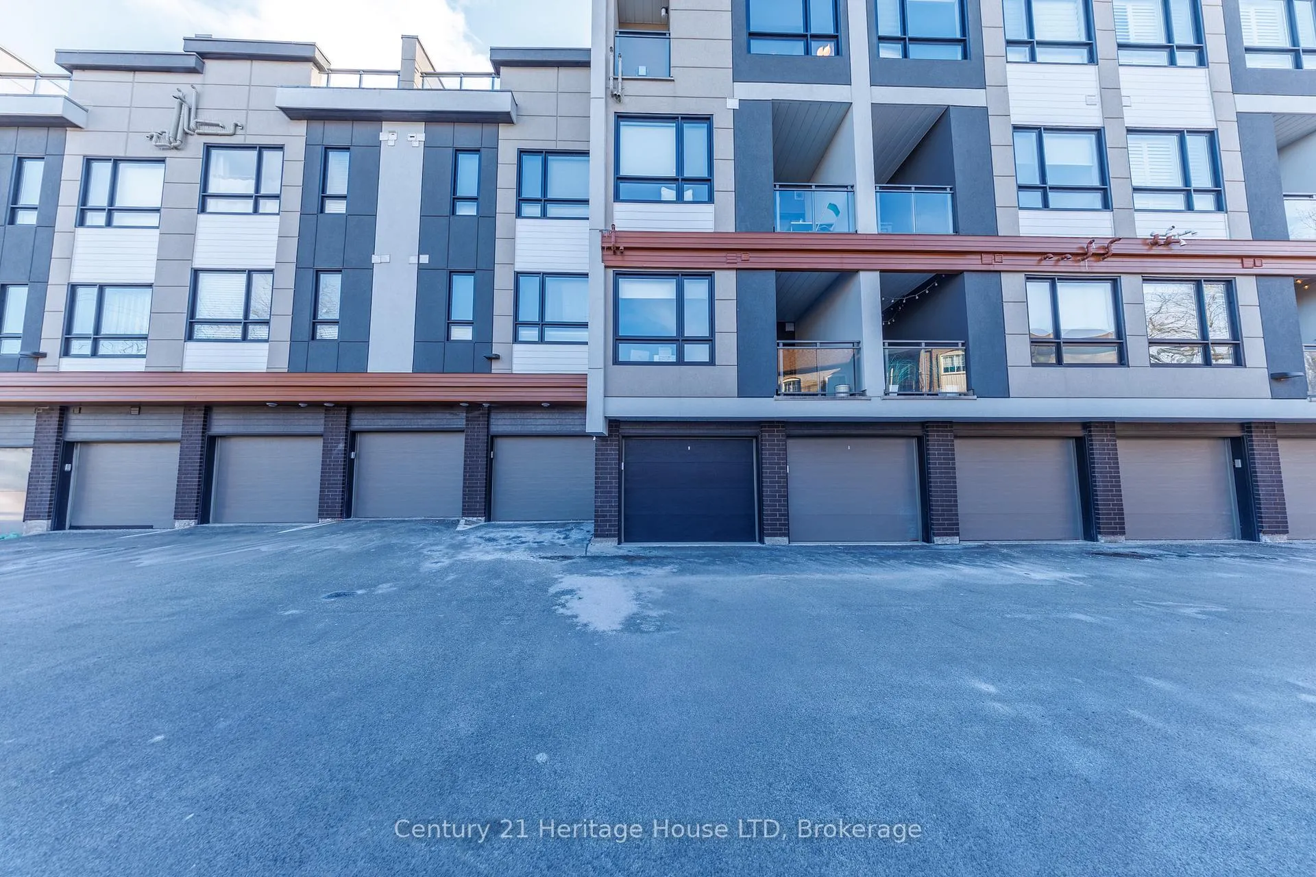 Photo 47 of Unit 8, 39 Robinson Street N, Grimsby, Grimsby East — HOMEH
