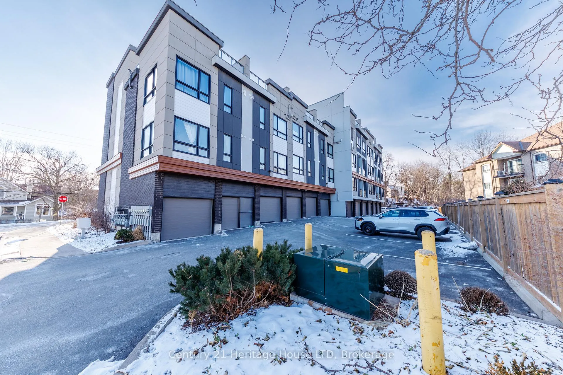 Photo 48 of Unit 8, 39 Robinson Street N, Grimsby, Grimsby East — HOMEH