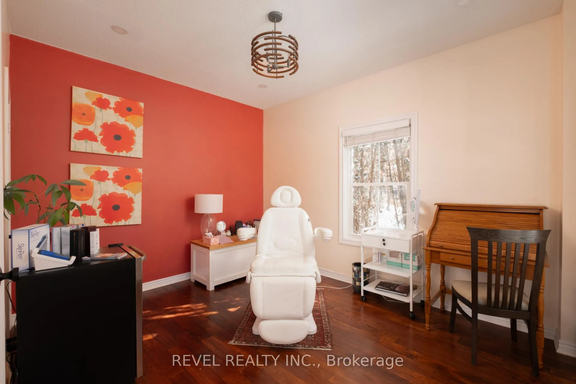 Photo 3 of 54 North Riverdale Drive, Caledon, Inglewood — HOMEH
