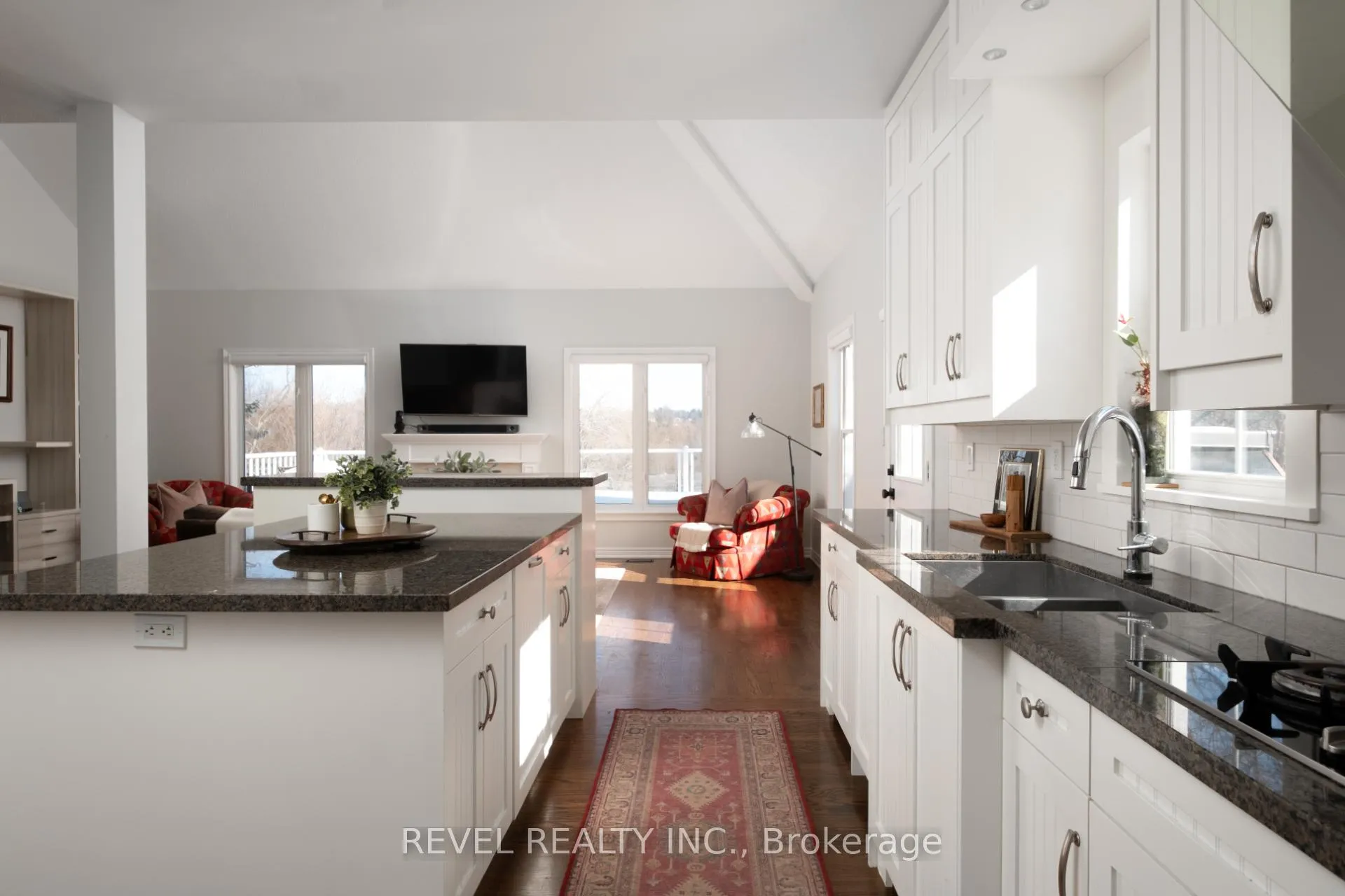 Photo 8 of 54 North Riverdale Drive, Caledon, Inglewood — HOMEH