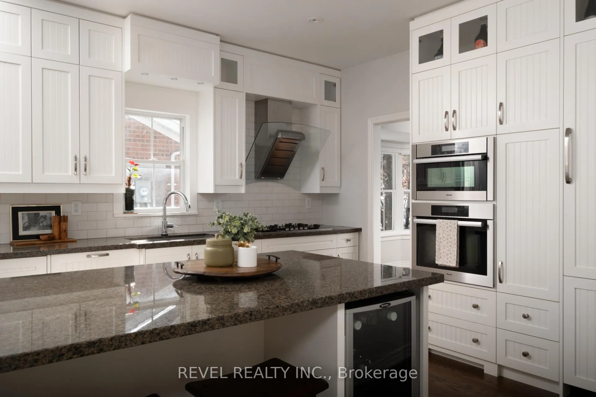 Photo 10 of 54 North Riverdale Drive, Caledon, Inglewood — HOMEH