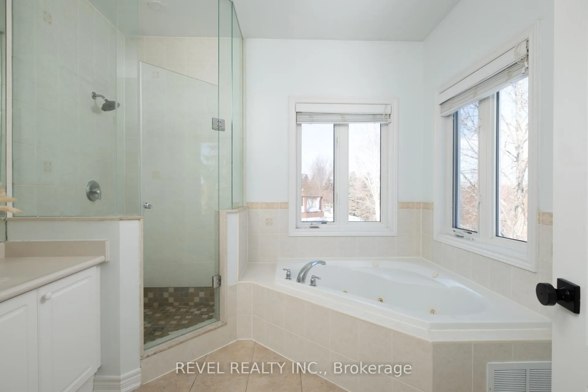 Photo 22 of 54 North Riverdale Drive, Caledon, Inglewood — HOMEH