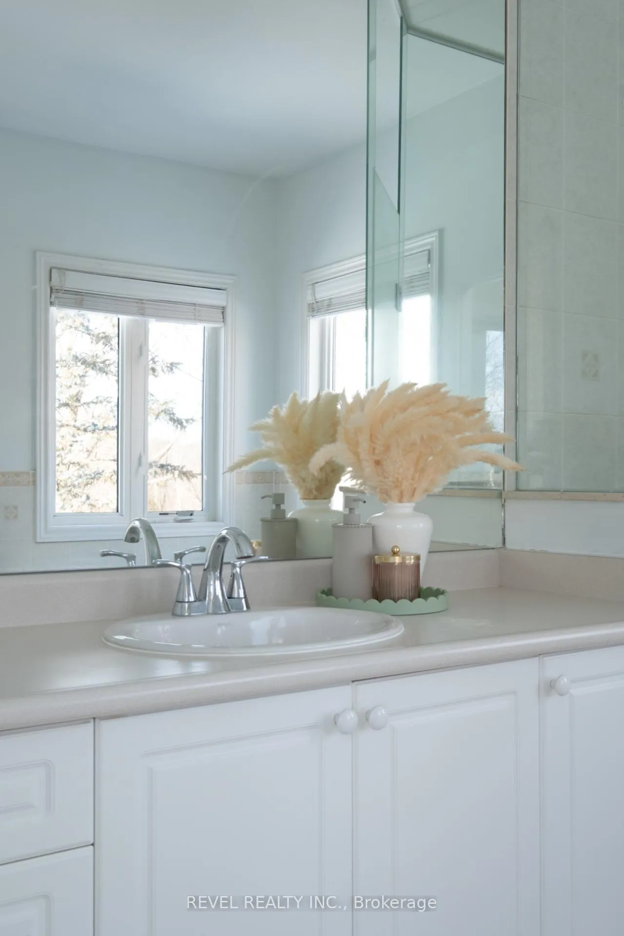 Photo 24 of 54 North Riverdale Drive, Caledon, Inglewood — HOMEH