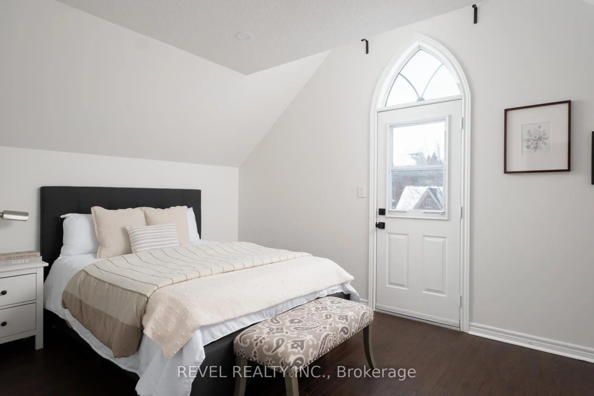 Photo 28 of 54 North Riverdale Drive, Caledon, Inglewood — HOMEH