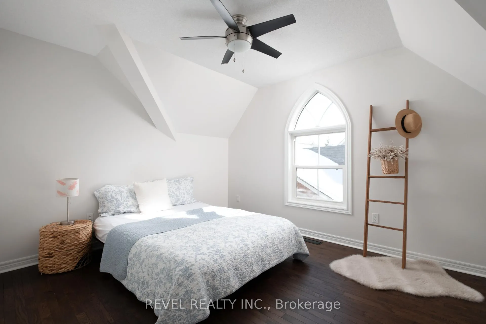 Photo 29 of 54 North Riverdale Drive, Caledon, Inglewood — HOMEH