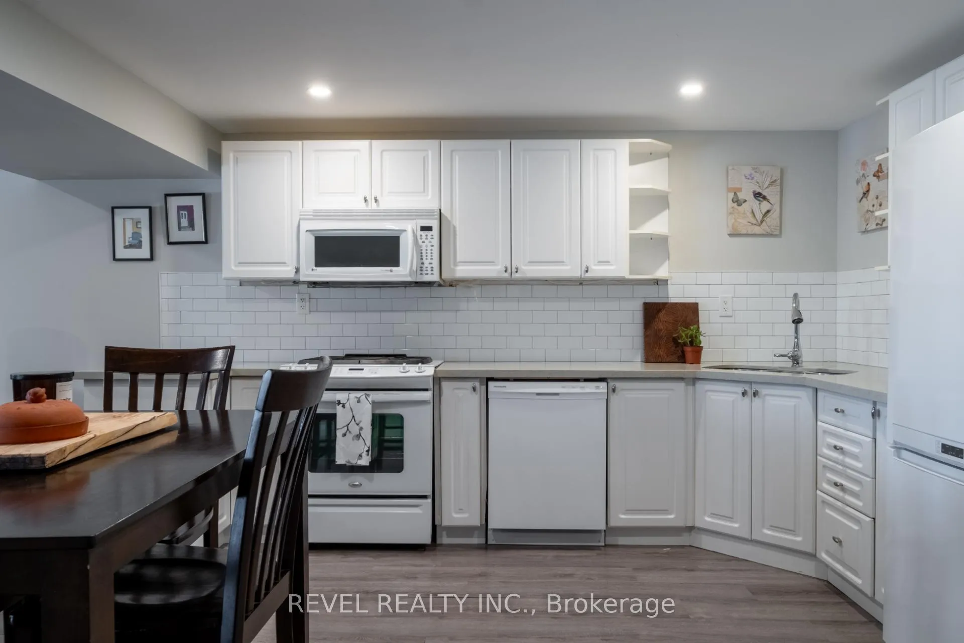 Photo 33 of 54 North Riverdale Drive, Caledon, Inglewood — HOMEH