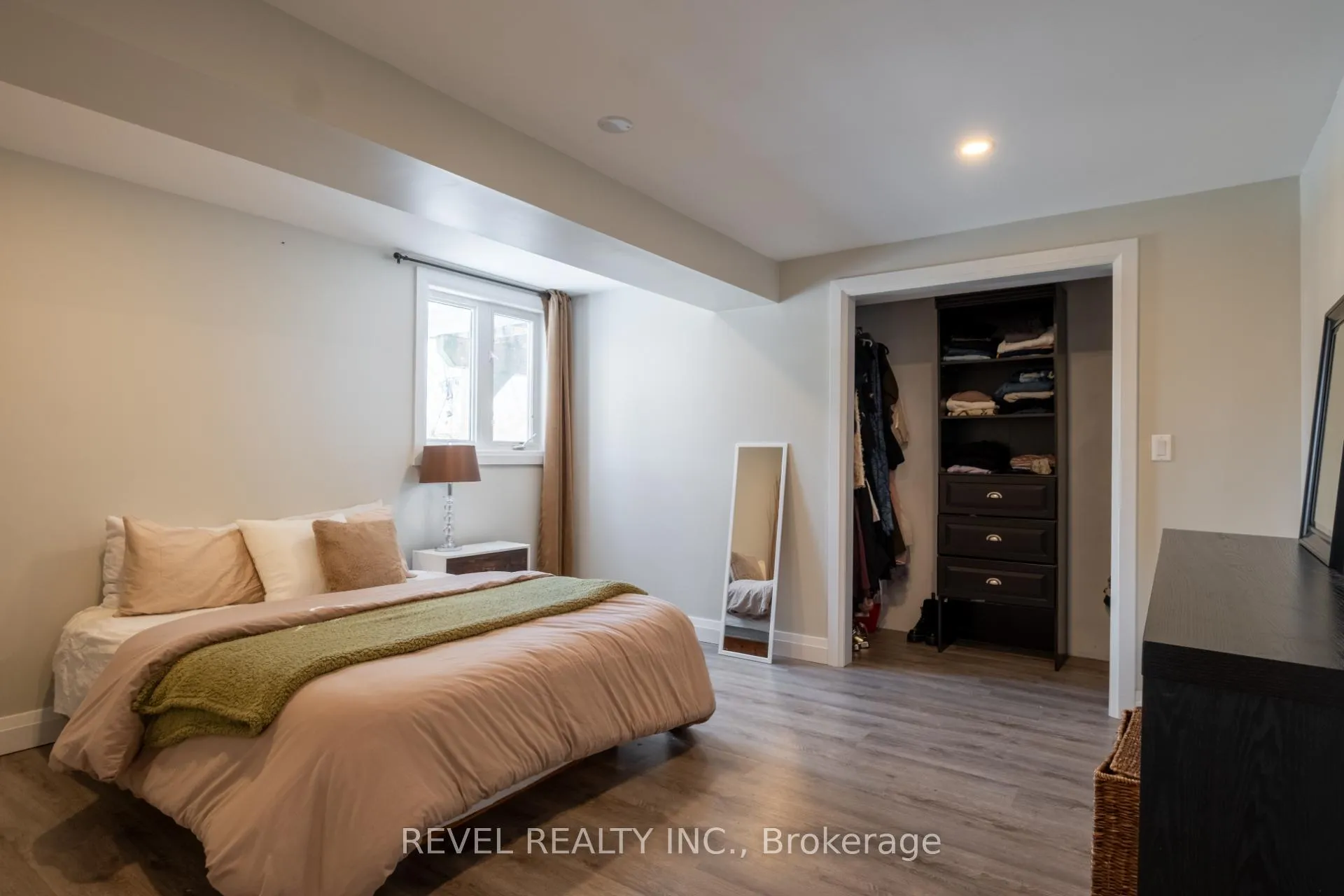 Photo 38 of 54 North Riverdale Drive, Caledon, Inglewood — HOMEH