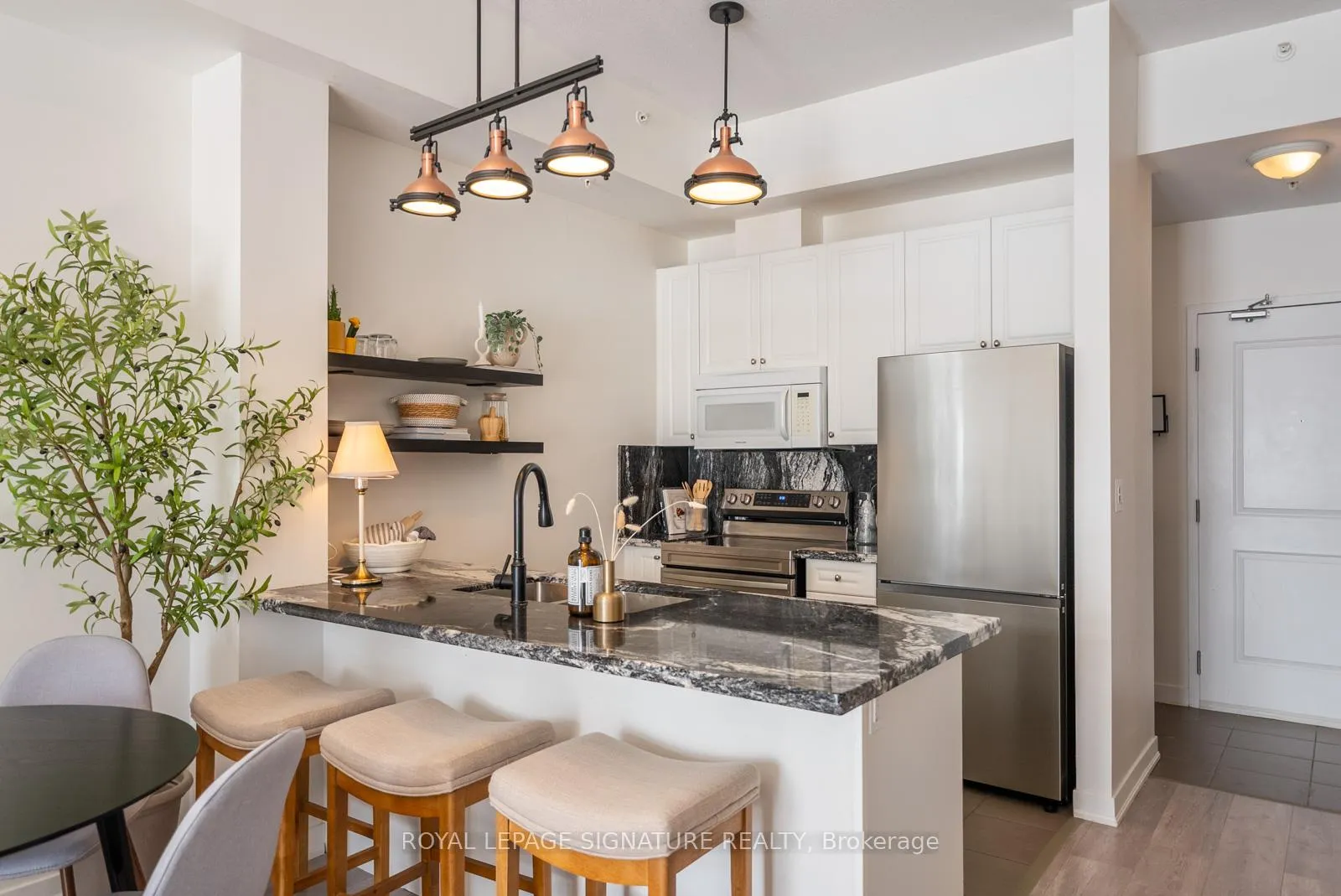 Photo 4 of Unit 431, 5010 Corporate Drive, Burlington, Uptown — HOMEH