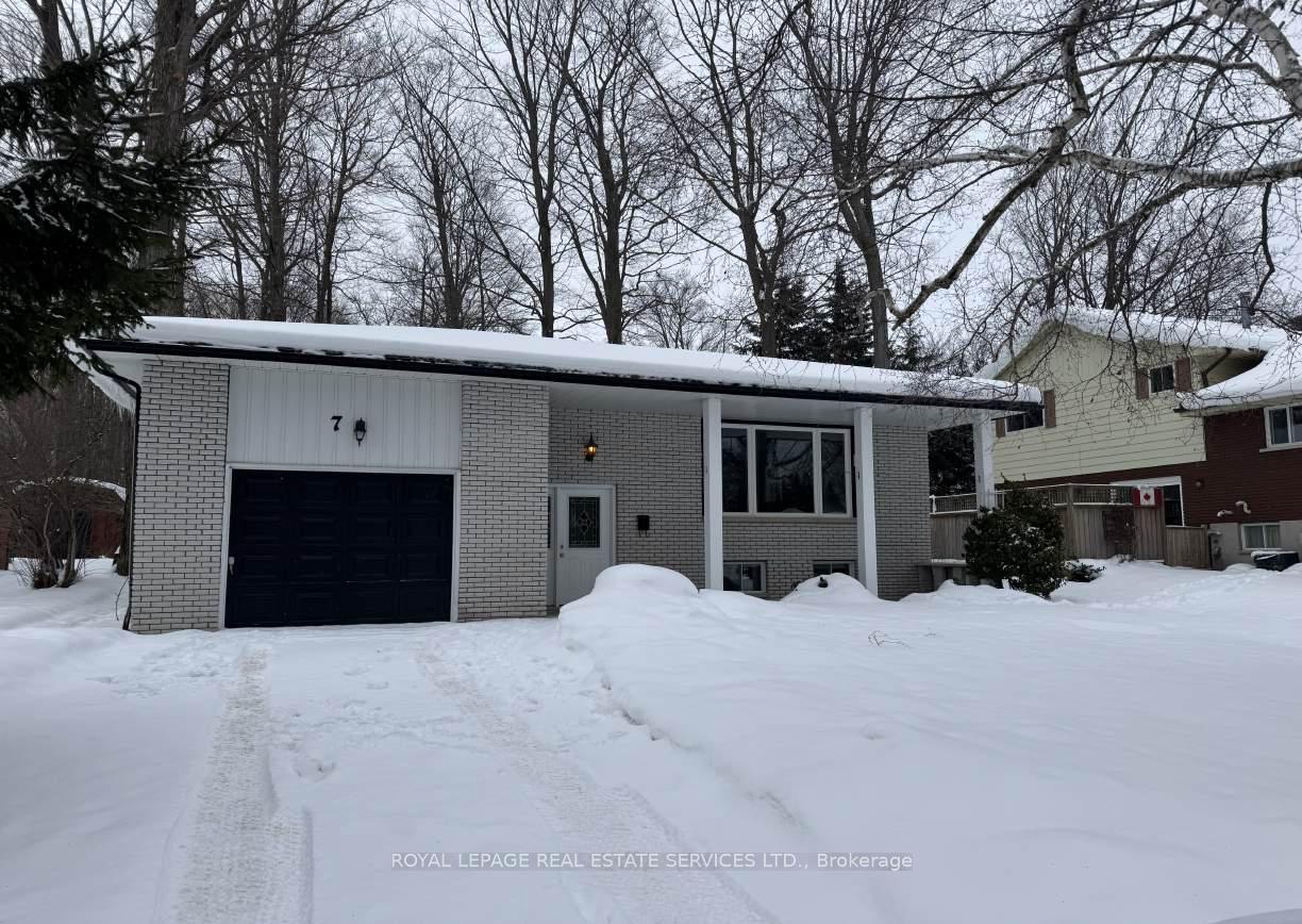 Photo 2 of 7 Parklane Crescent, Meaford — HOMEH
