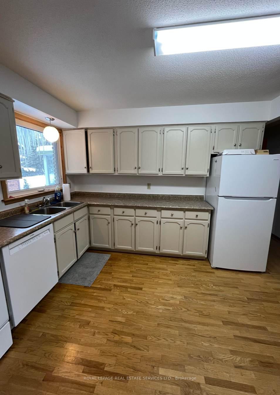 Photo 13 of 7 Parklane Crescent, Meaford — HOMEH