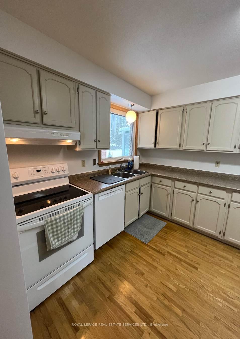 Photo 14 of 7 Parklane Crescent, Meaford — HOMEH