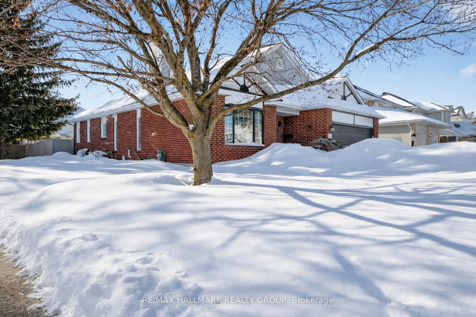 Photo 4 of 52 Bramblewood Crescent, Ottawa, Kanata - Bridlewood — HOMEH
