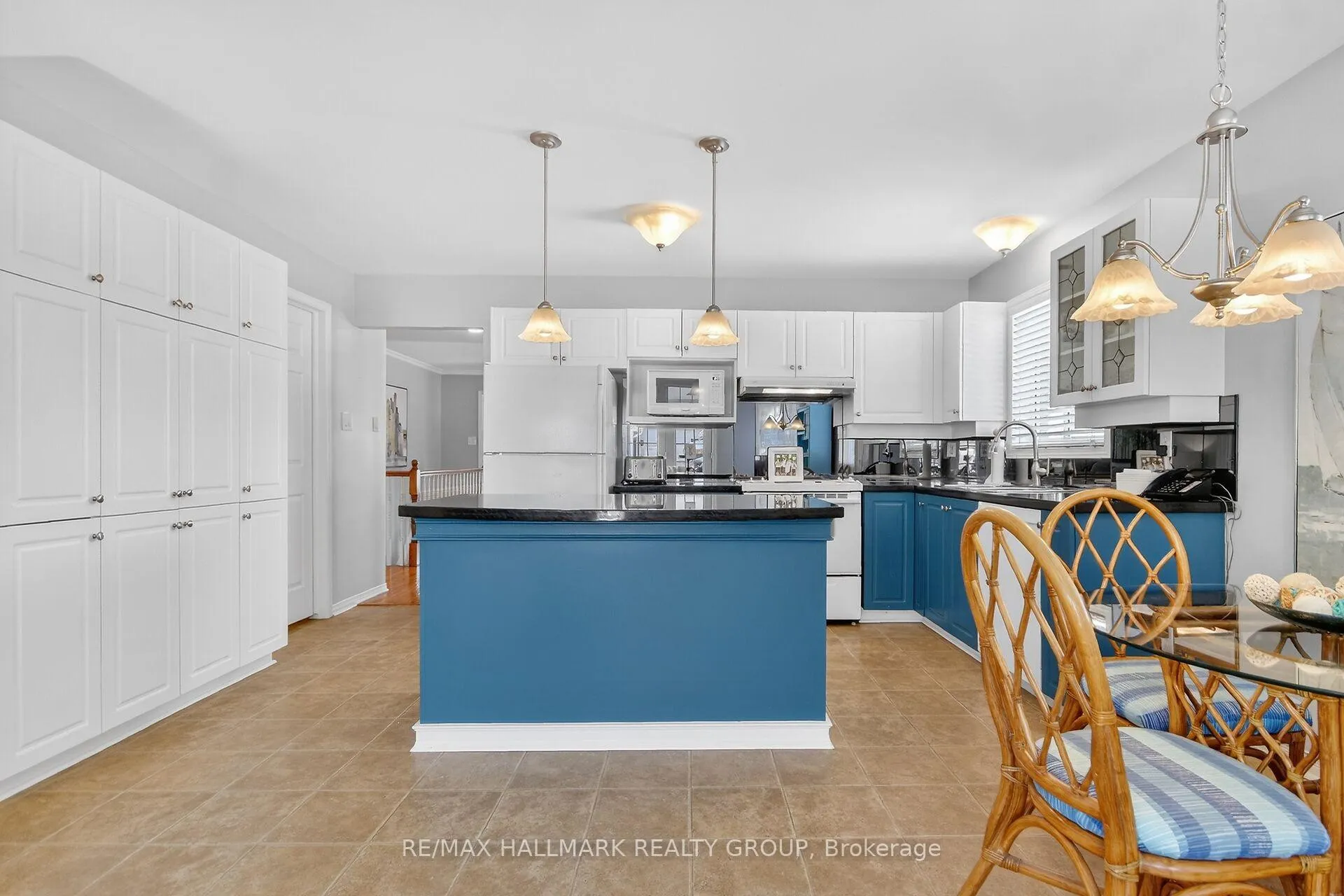 Photo 10 of 52 Bramblewood Crescent, Ottawa, Kanata - Bridlewood — HOMEH