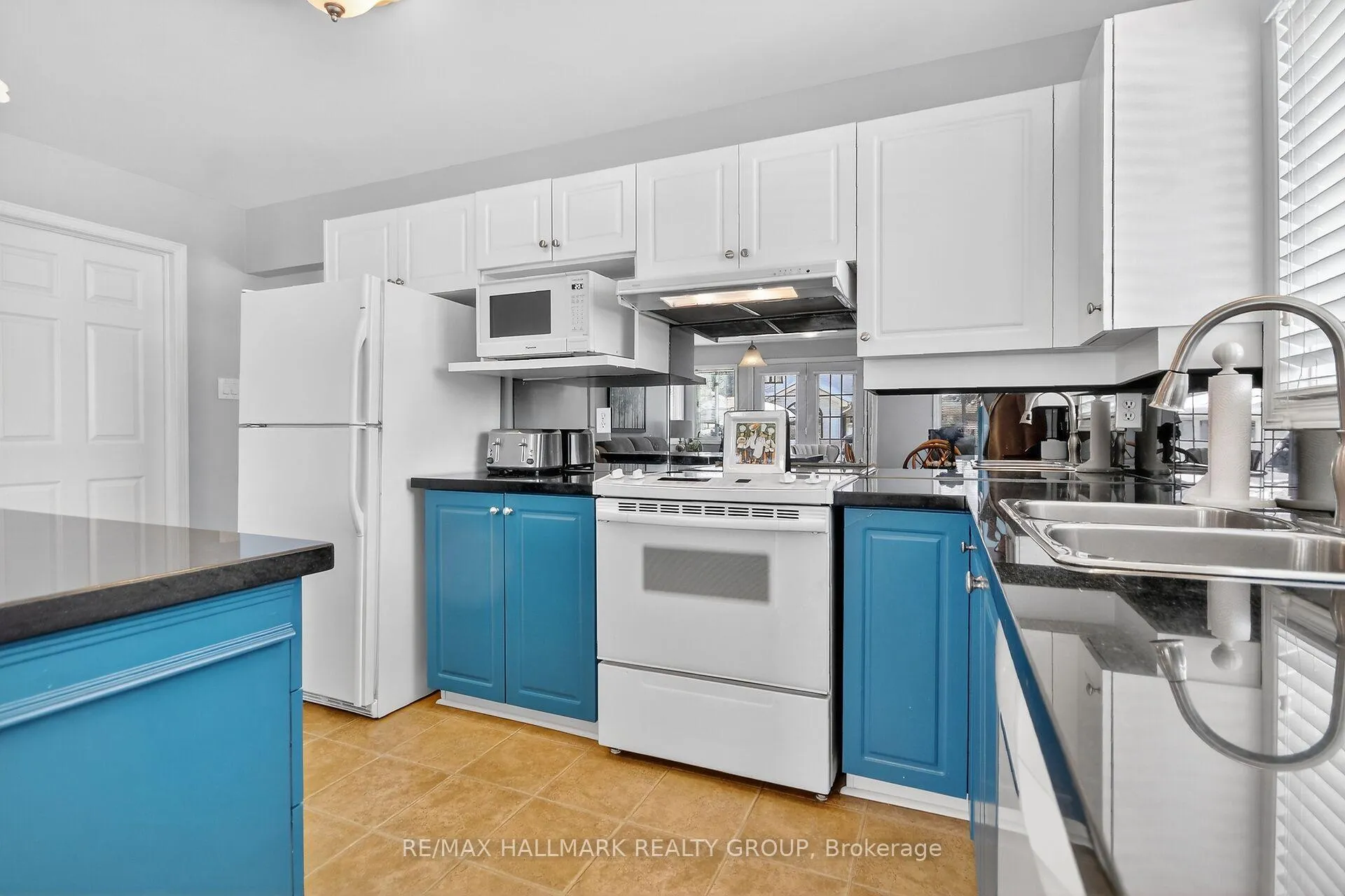 Photo 13 of 52 Bramblewood Crescent, Ottawa, Kanata - Bridlewood — HOMEH