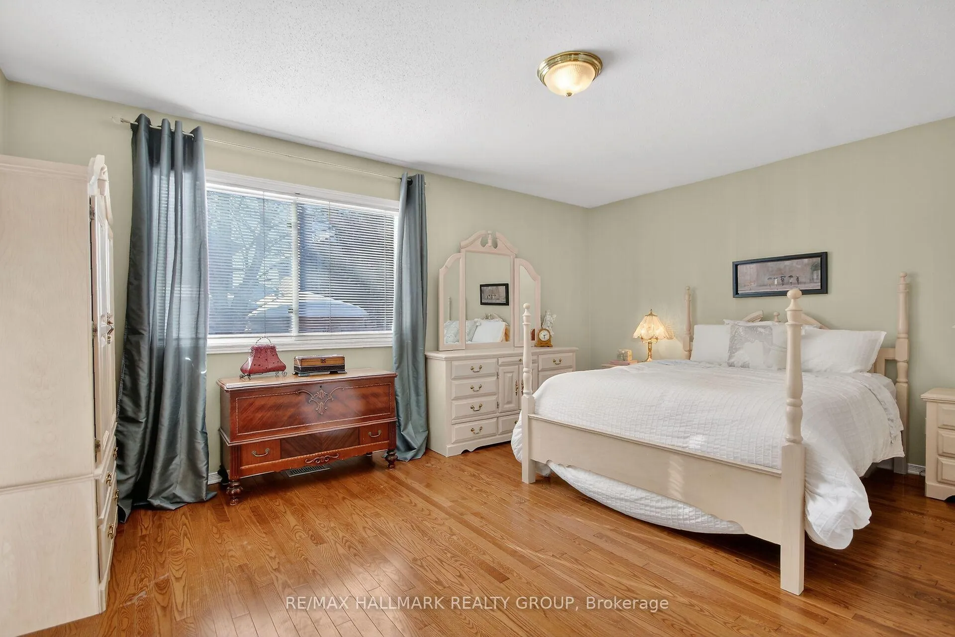 Photo 22 of 52 Bramblewood Crescent, Ottawa, Kanata - Bridlewood — HOMEH